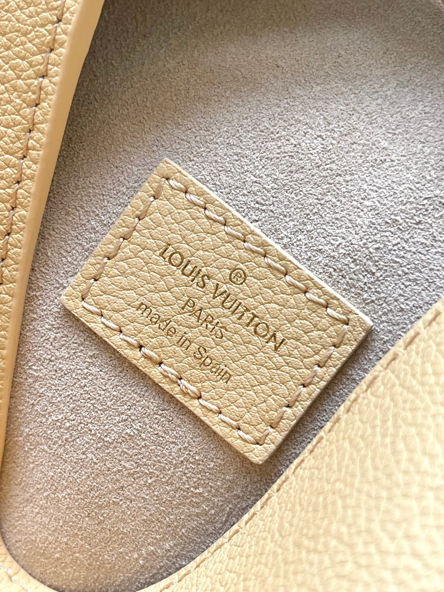 Louis Vuitton Low Key Hobo PM M25353 - 图片 3