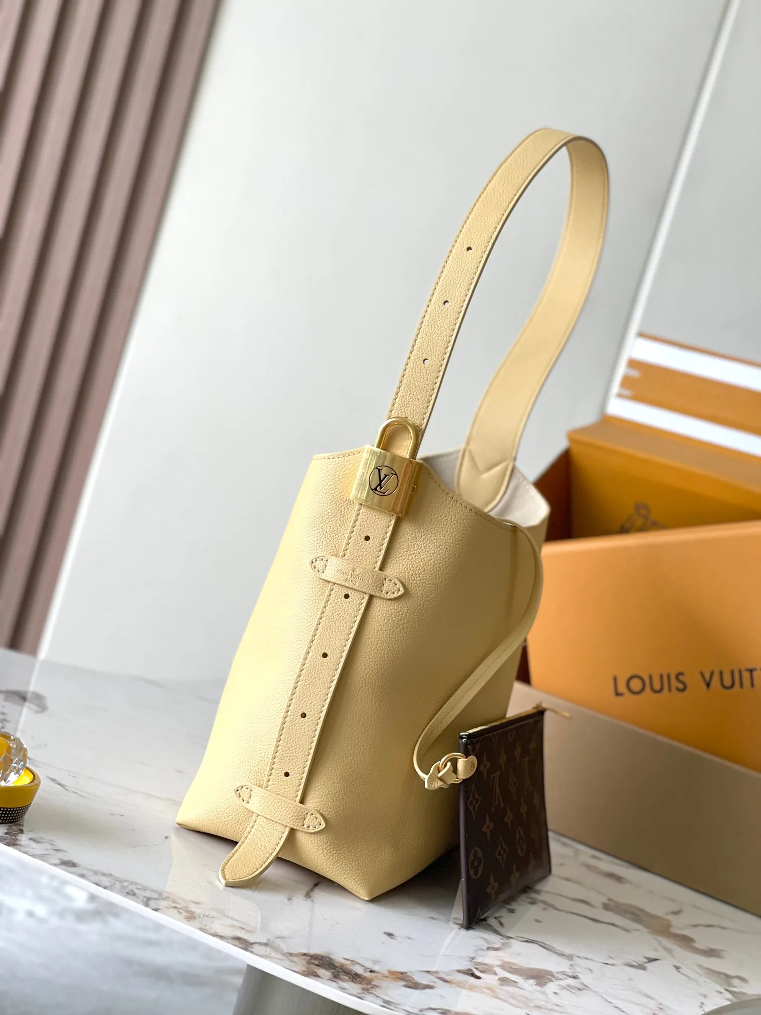 Louis Vuitton Low Key Hobo PM M25353 - 图片 5