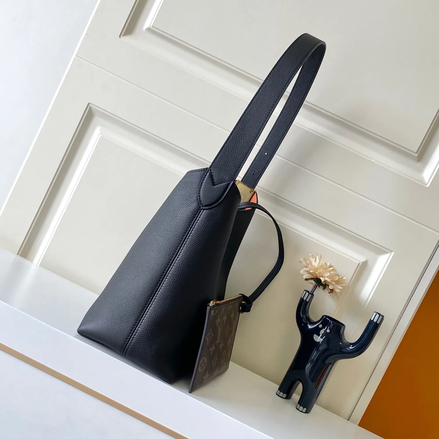 Louis Vuitton Low Key Hobo PM M25352 - 图片 3