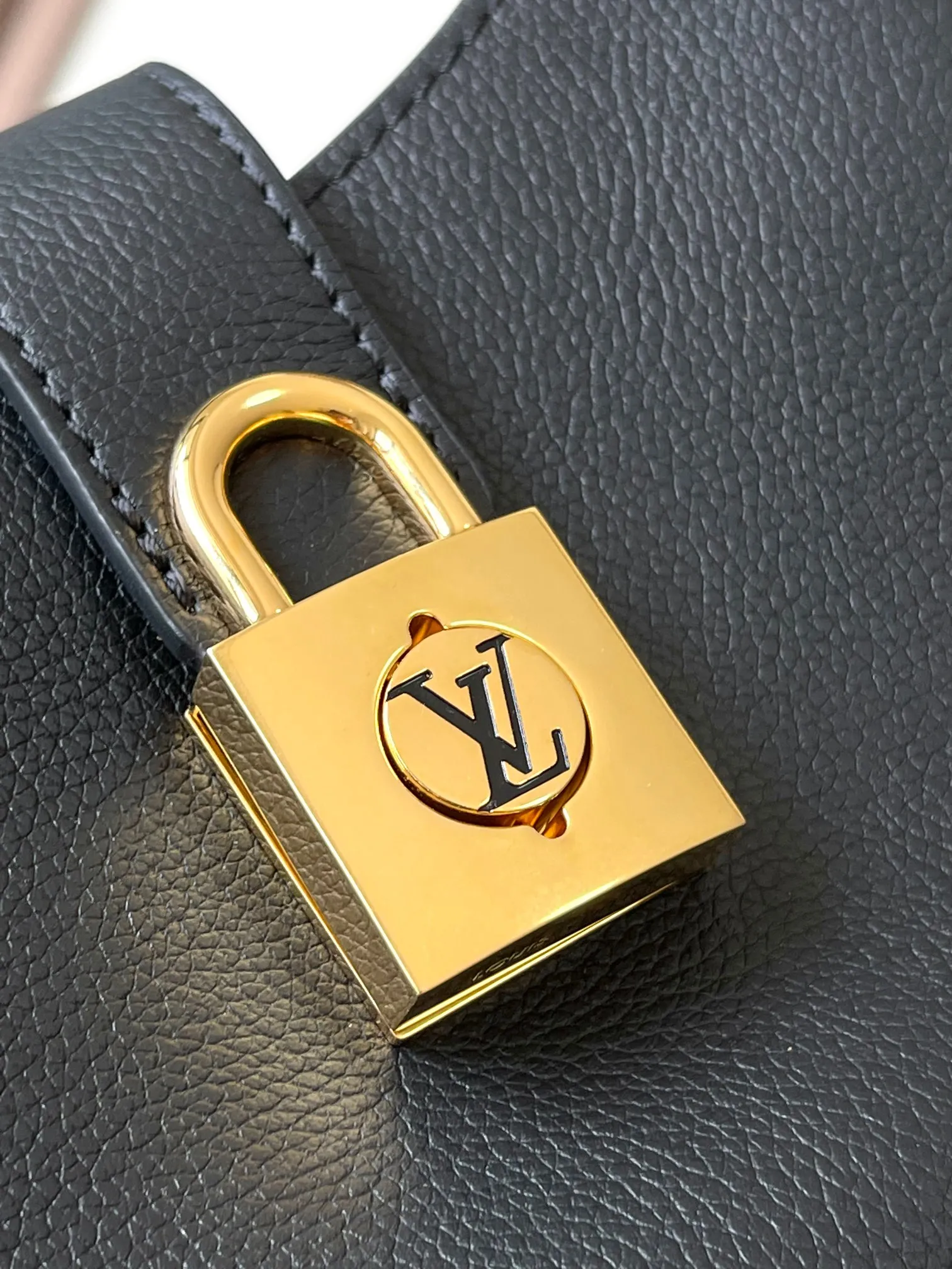 Alternative view of Louis Vuitton Low Key Shoulder Bag M24611