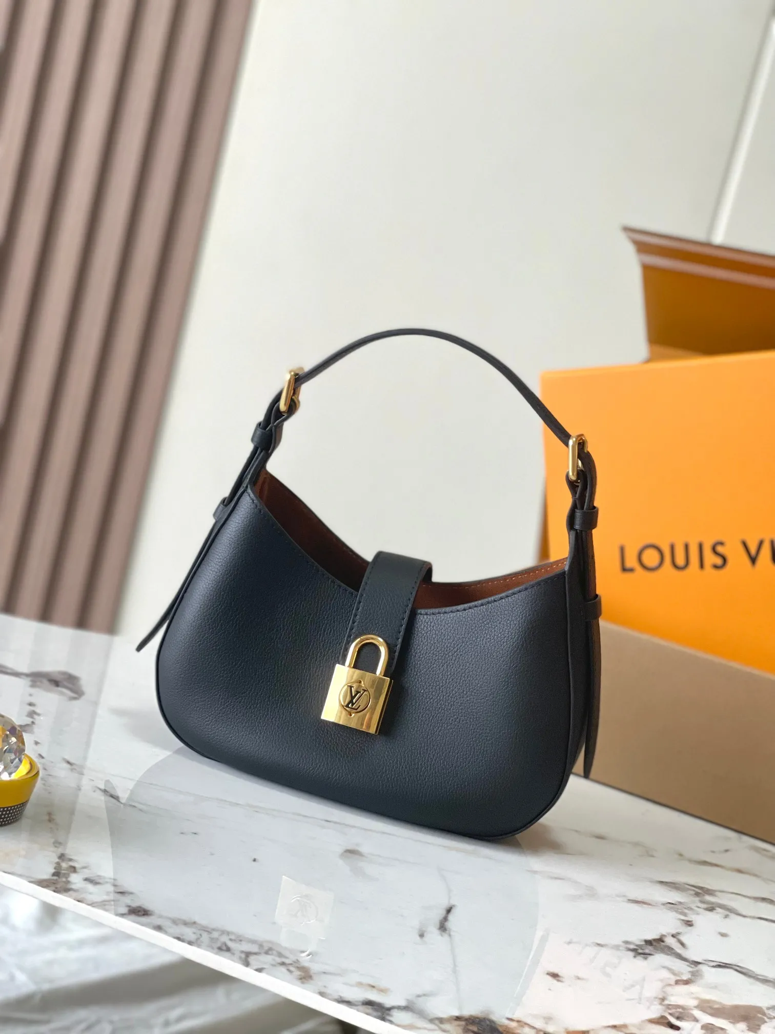 Louis Vuitton Low Key Shoulder Bag M24611 - 图片 4