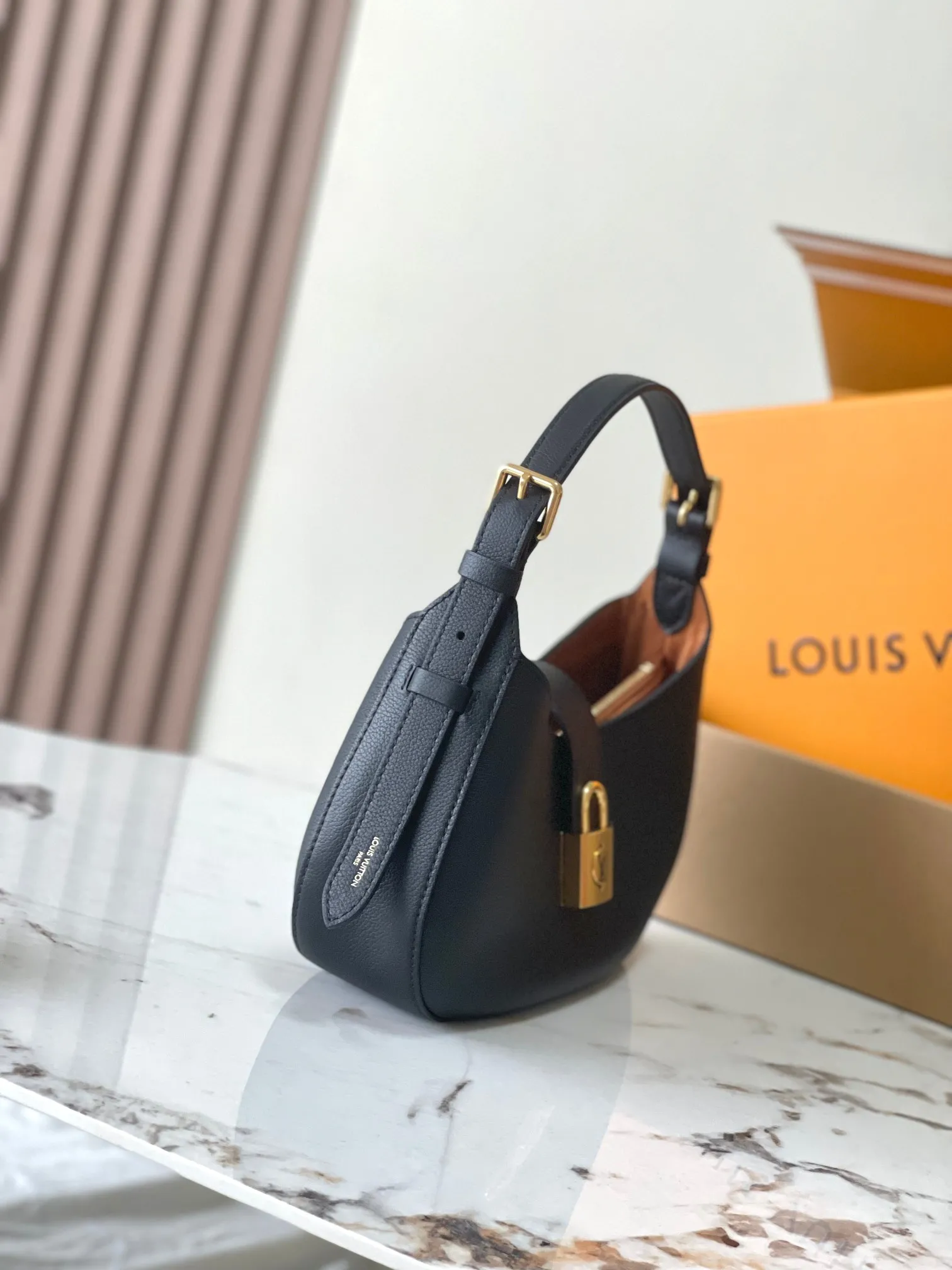 Louis Vuitton Low Key Shoulder Bag M24611 - 图片 5