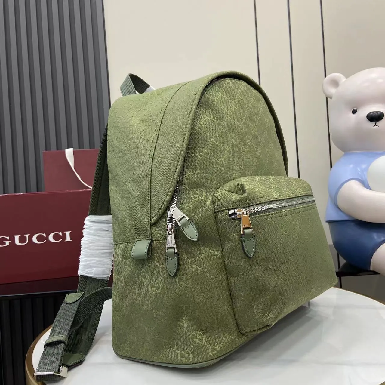 Gucci GG canvas medium backpack 834464 - Image 3