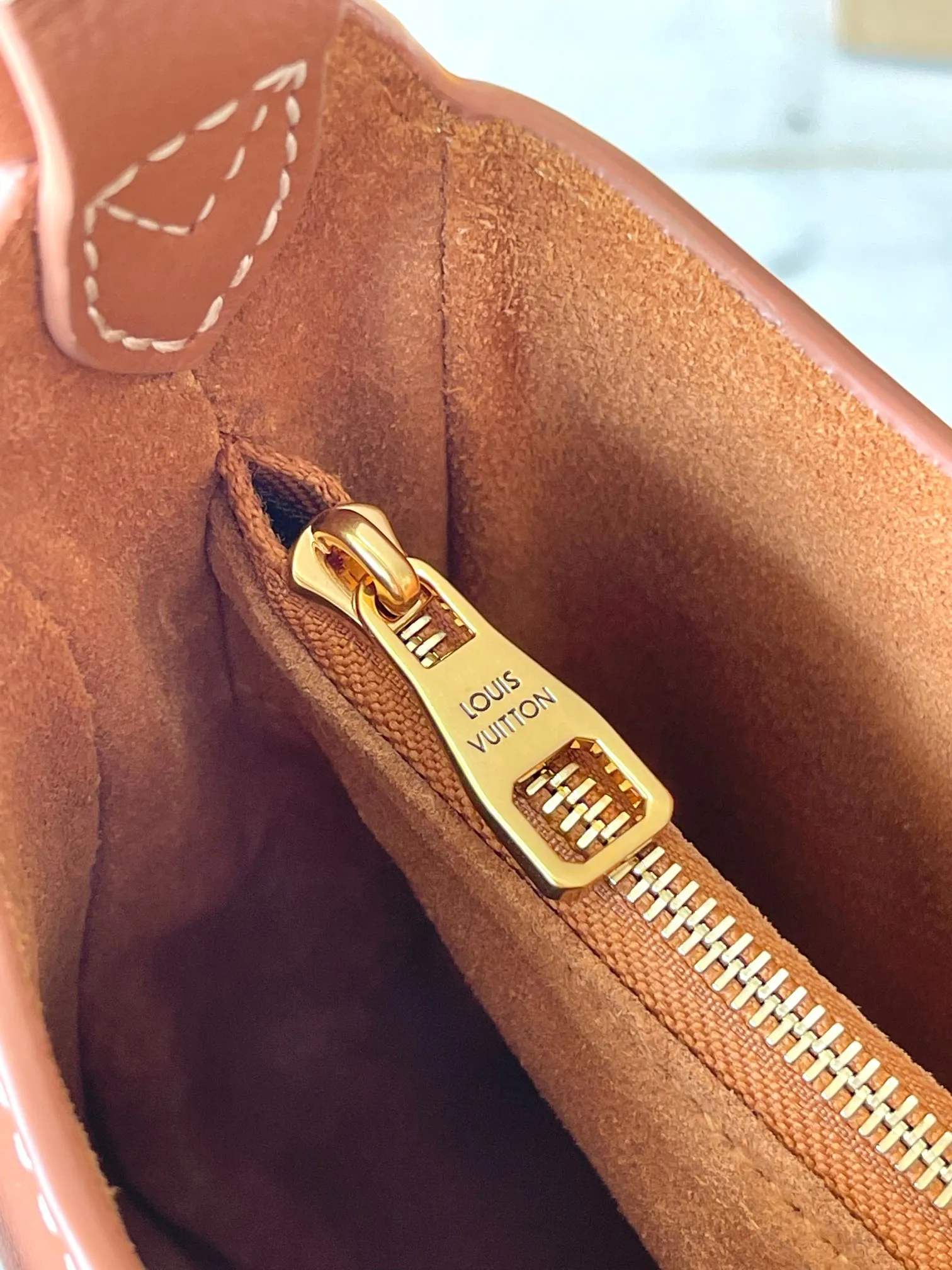 Louis Vuitton Low Key Shoulder Bag M24885 - 图片 4
