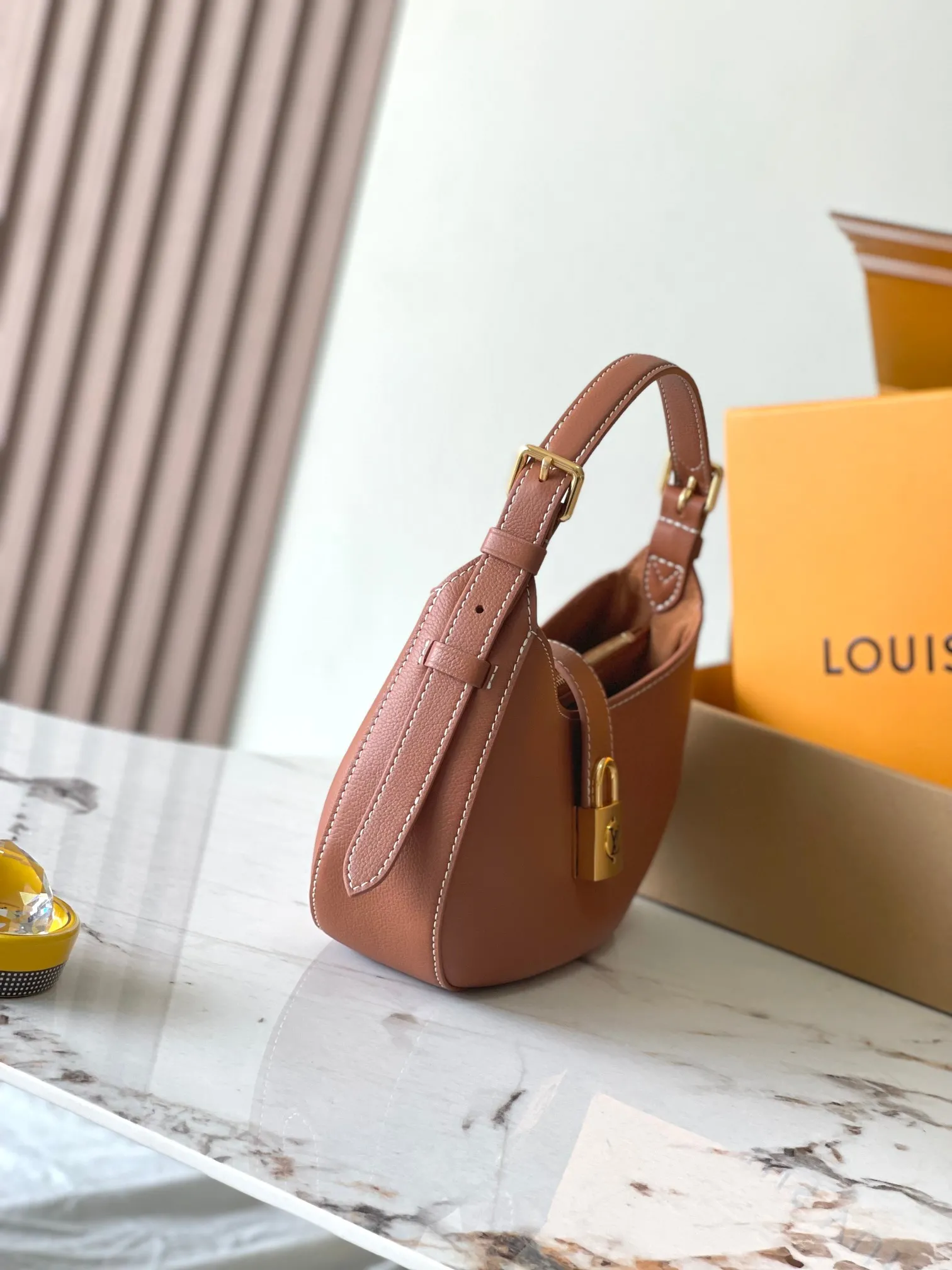 Louis Vuitton Low Key Shoulder Bag M24885 - 图片 9