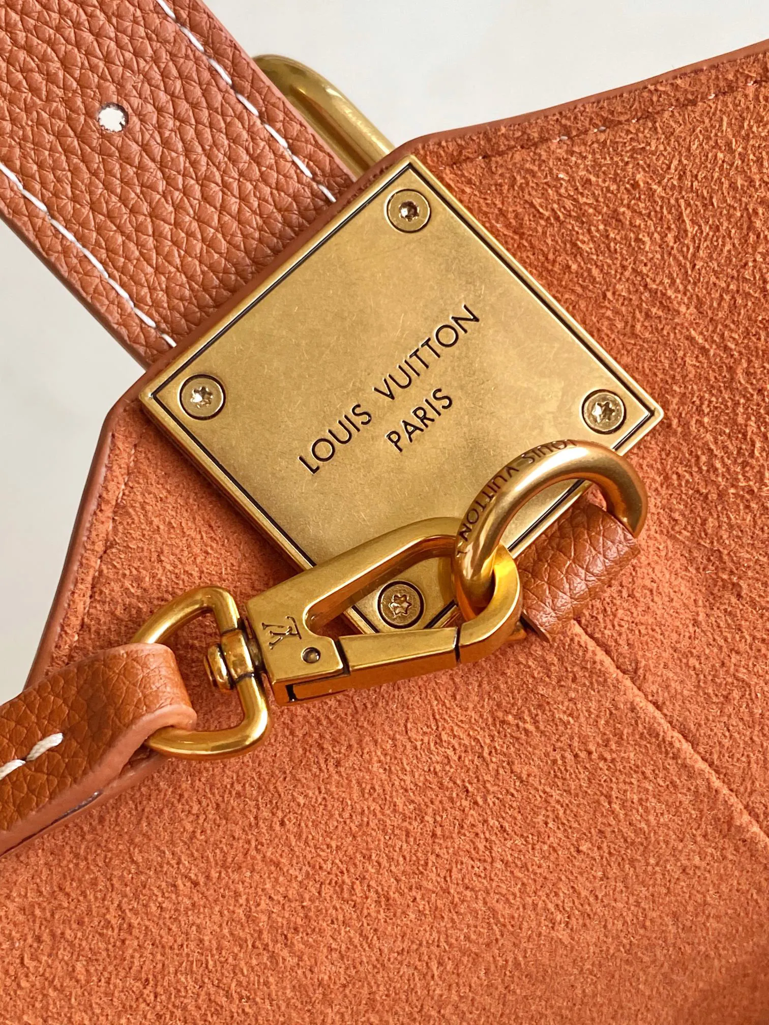 Alternative view of Louis Vuitton Low Key Hobo MM M24974
