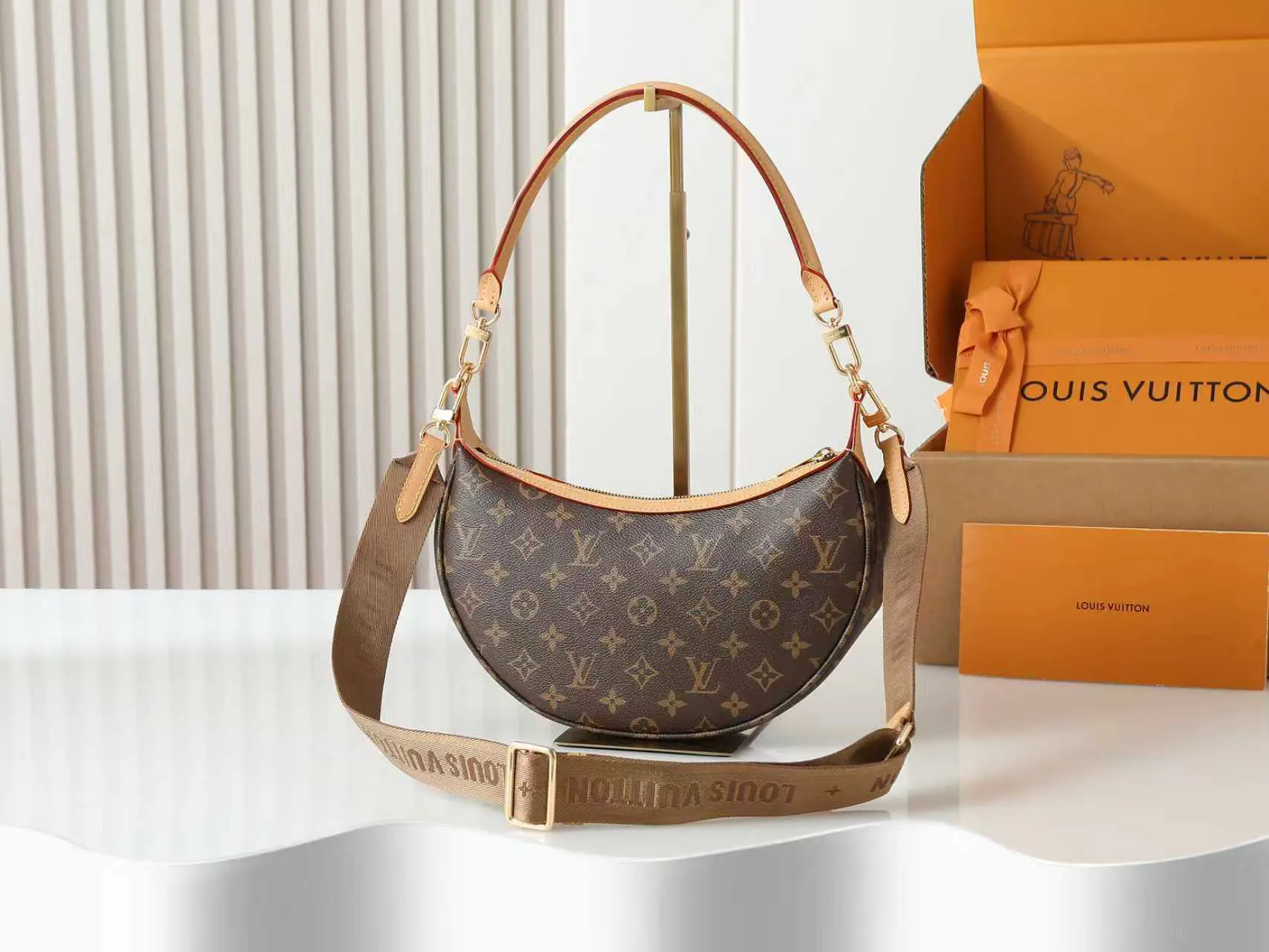 Louis Vuitton Looping M12939 - Image 4