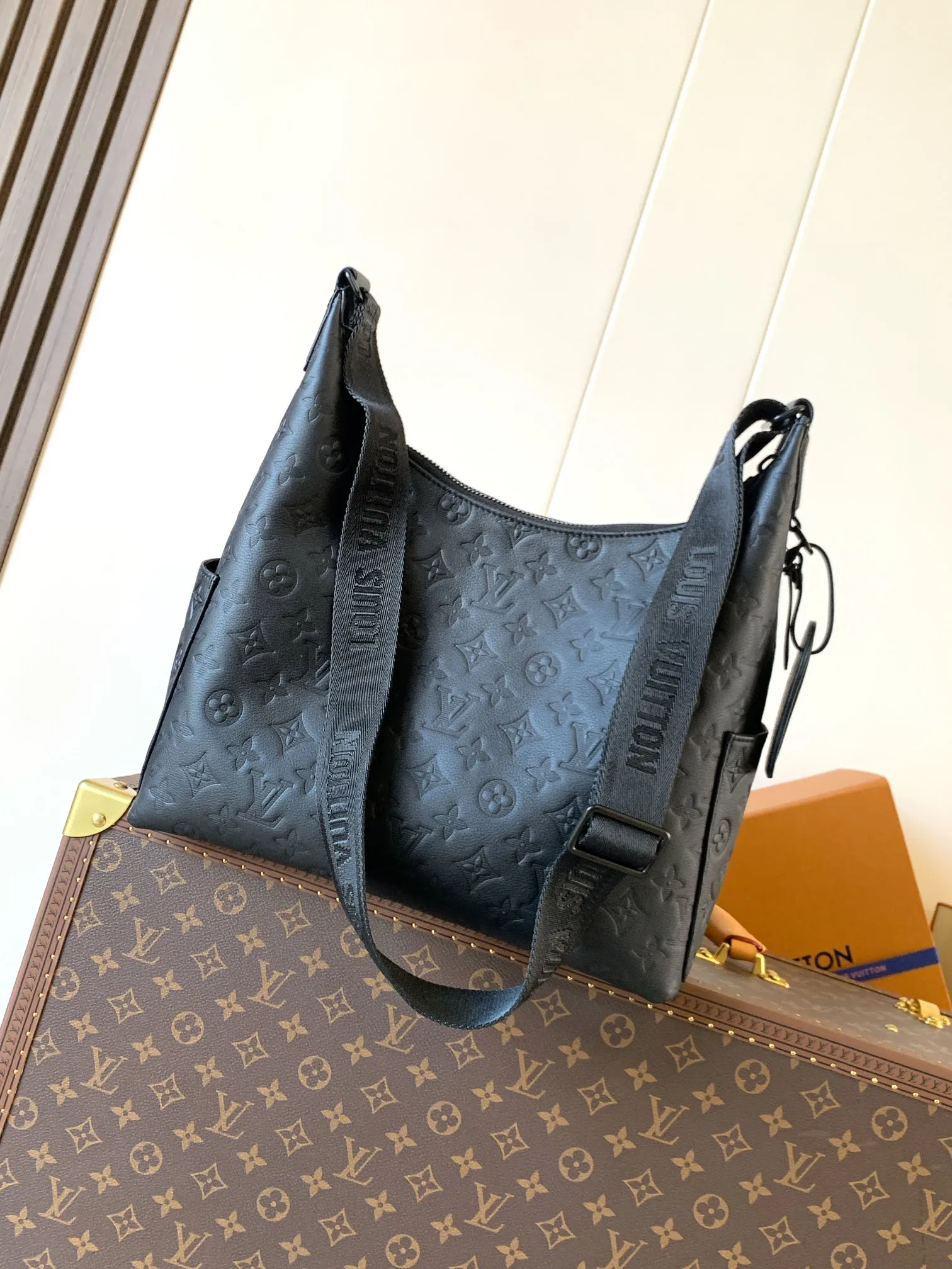 Louis Vuitton Hobo Cargo M14778 - 图片 5