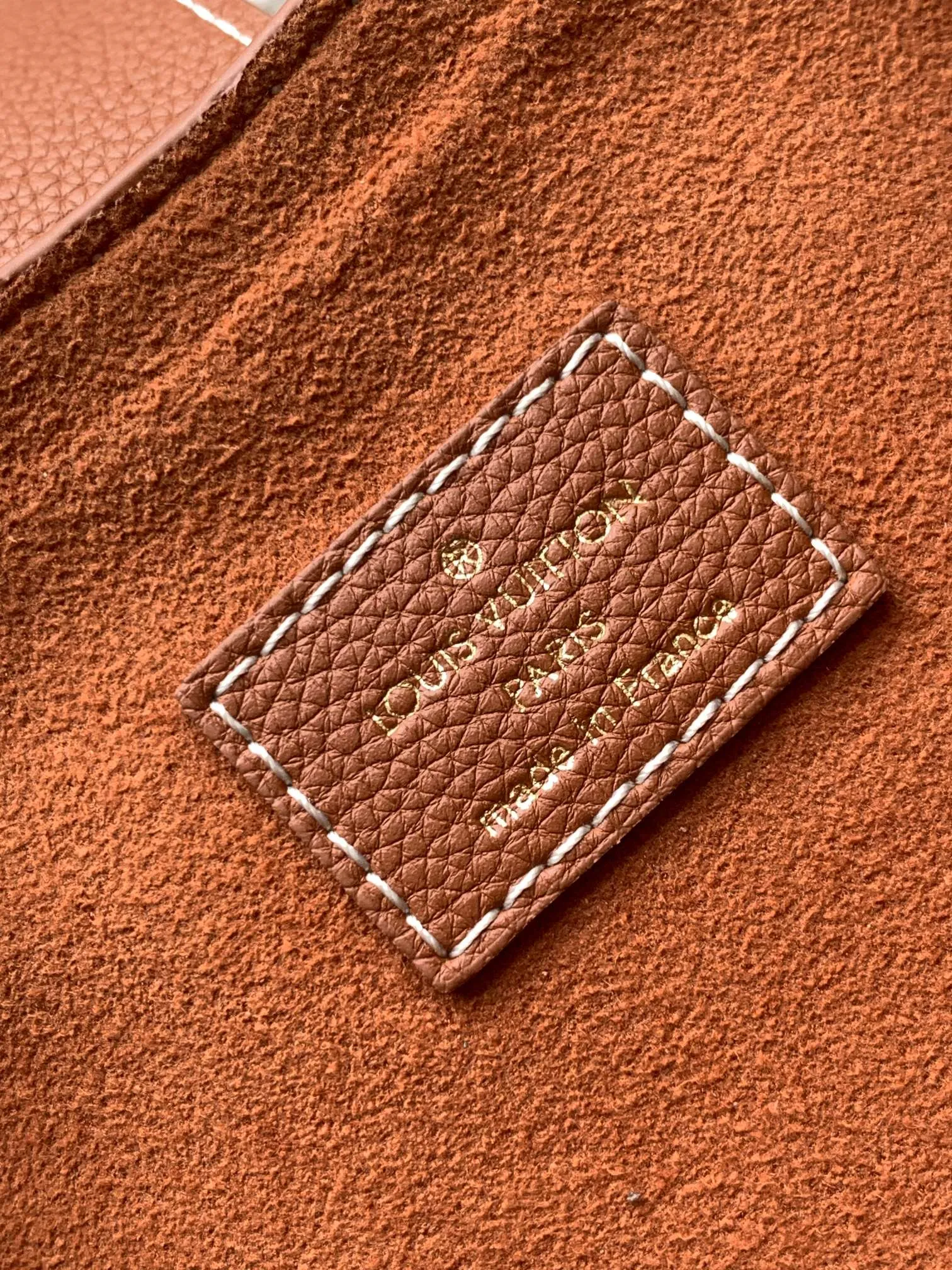 Louis Vuitton Low Key Shoulder Bag M24885 - 图片 11