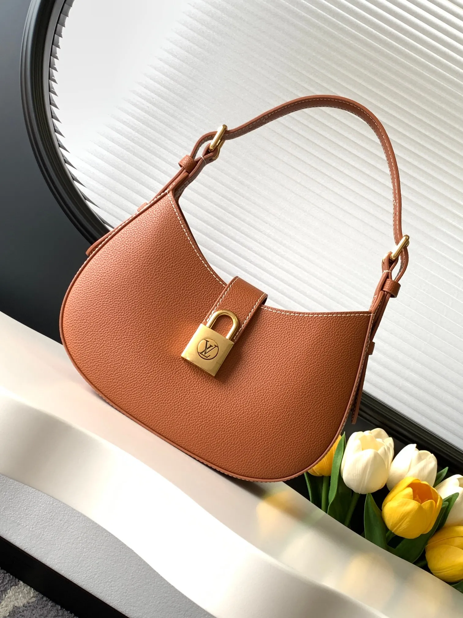 Louis Vuitton Low Key Shoulder Bag M24885 - 图片 12