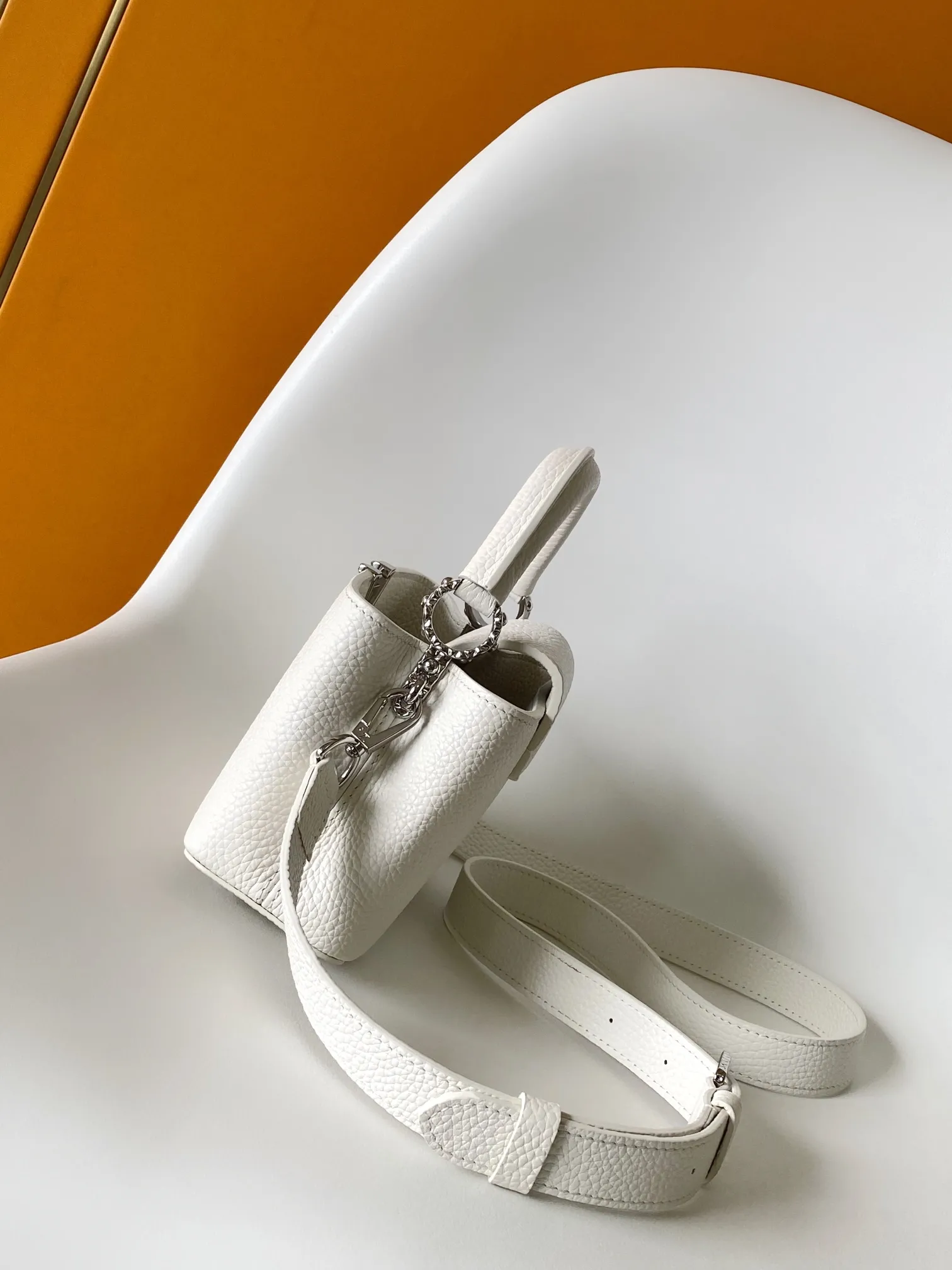 Louis Vuitton Capucines East-West Mini M24671 - 图片 4