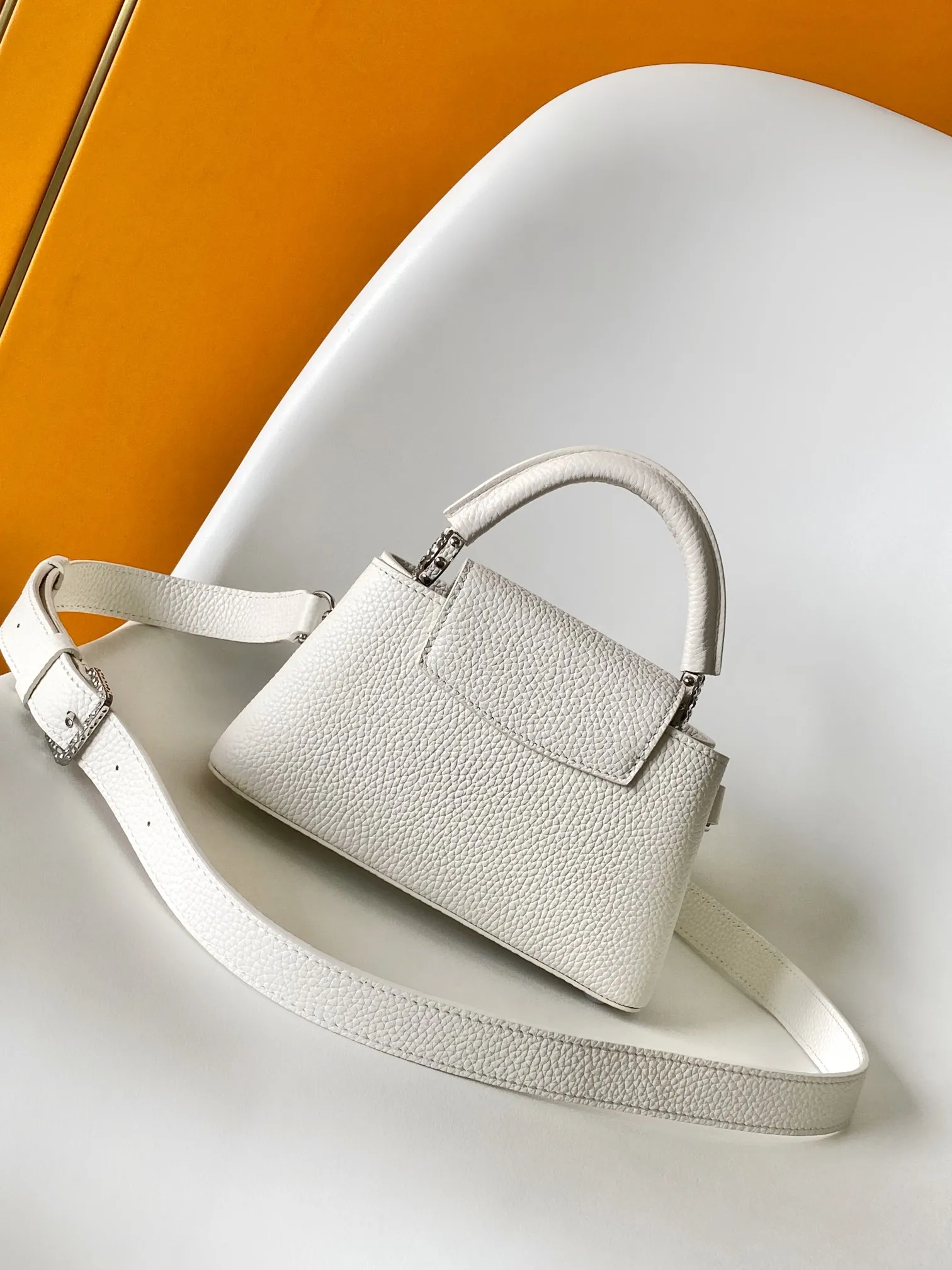 Louis Vuitton Capucines East-West Mini M24671 - 图片 5