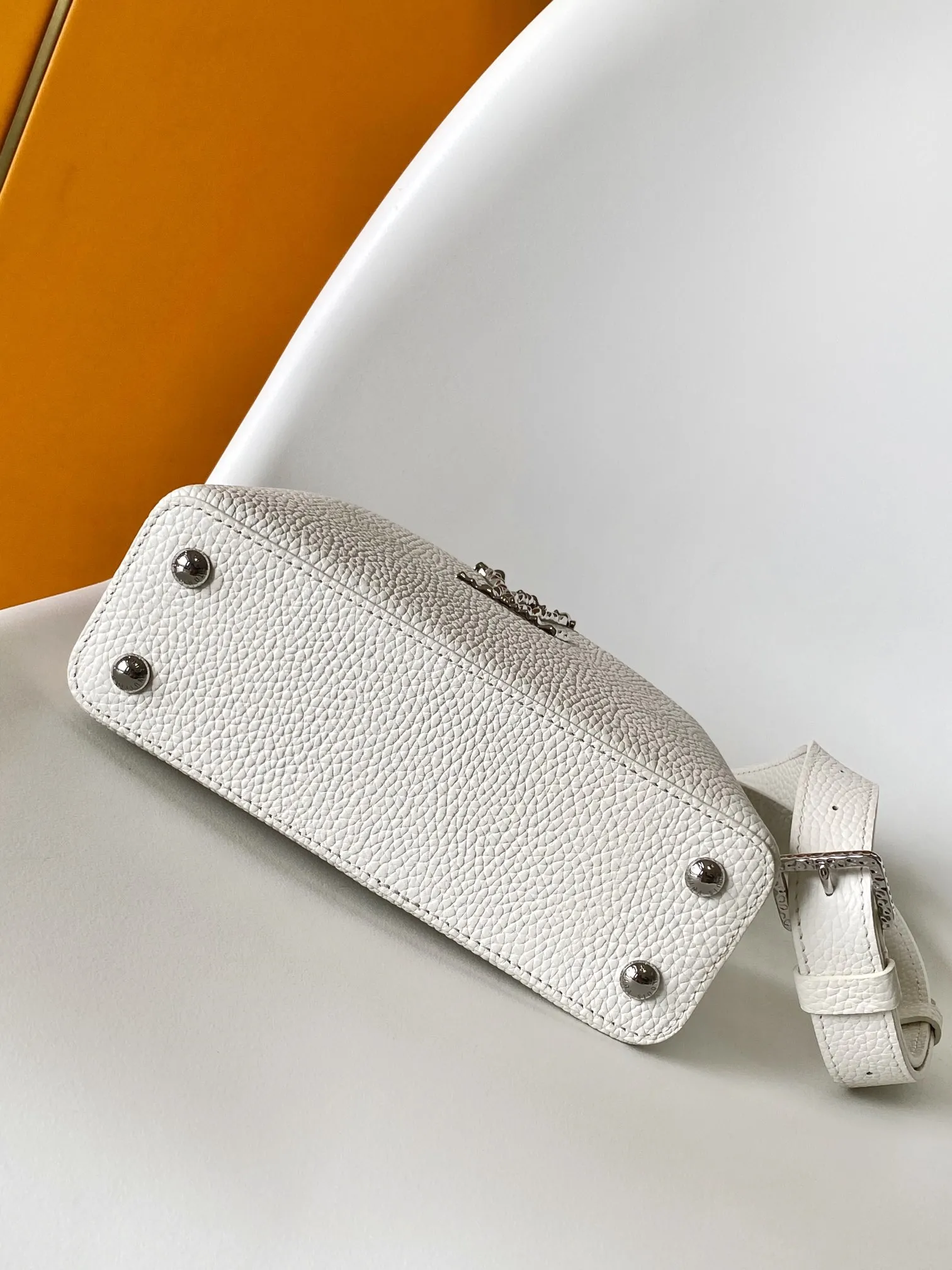 Louis Vuitton Capucines East-West Mini M24671 - 图片 6