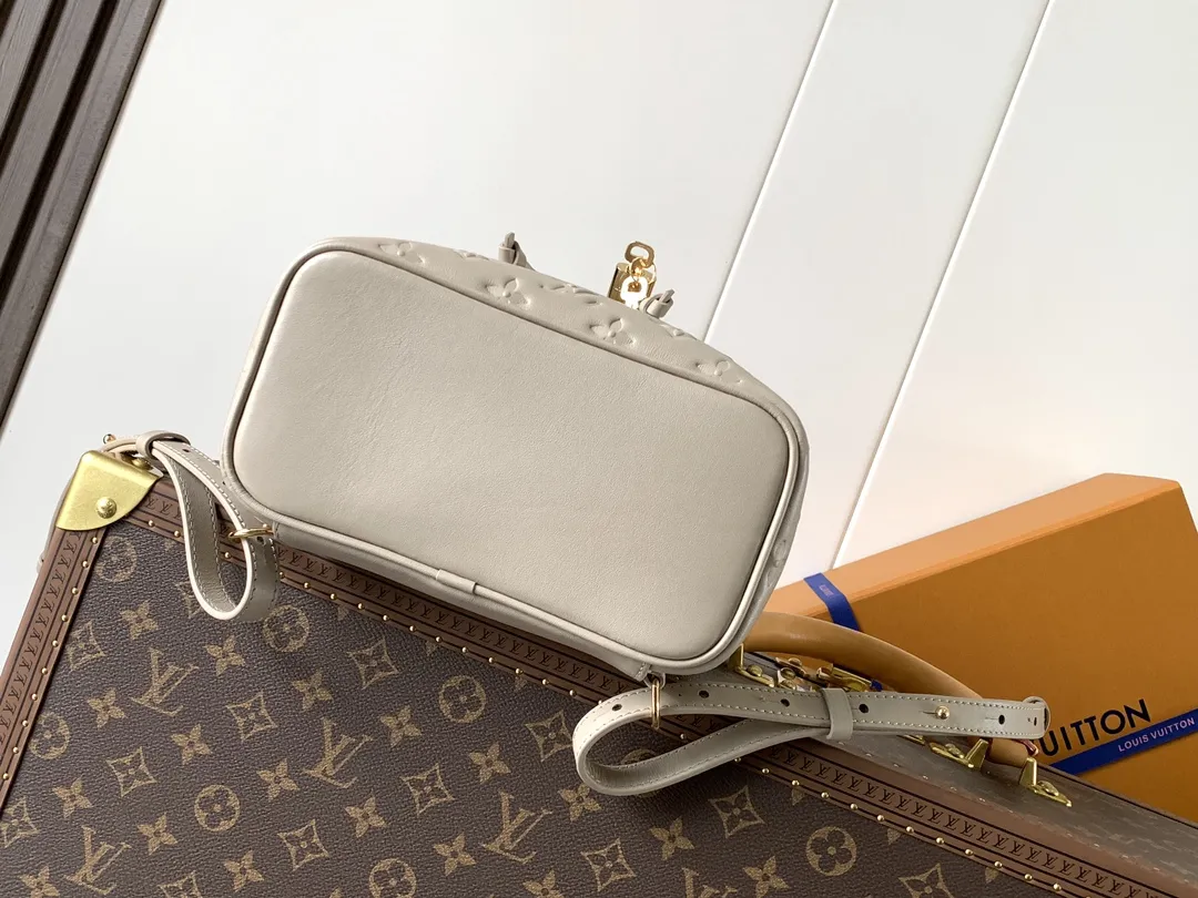 Louis Vuitton Coussin Backpack PM M13358 - Image 4