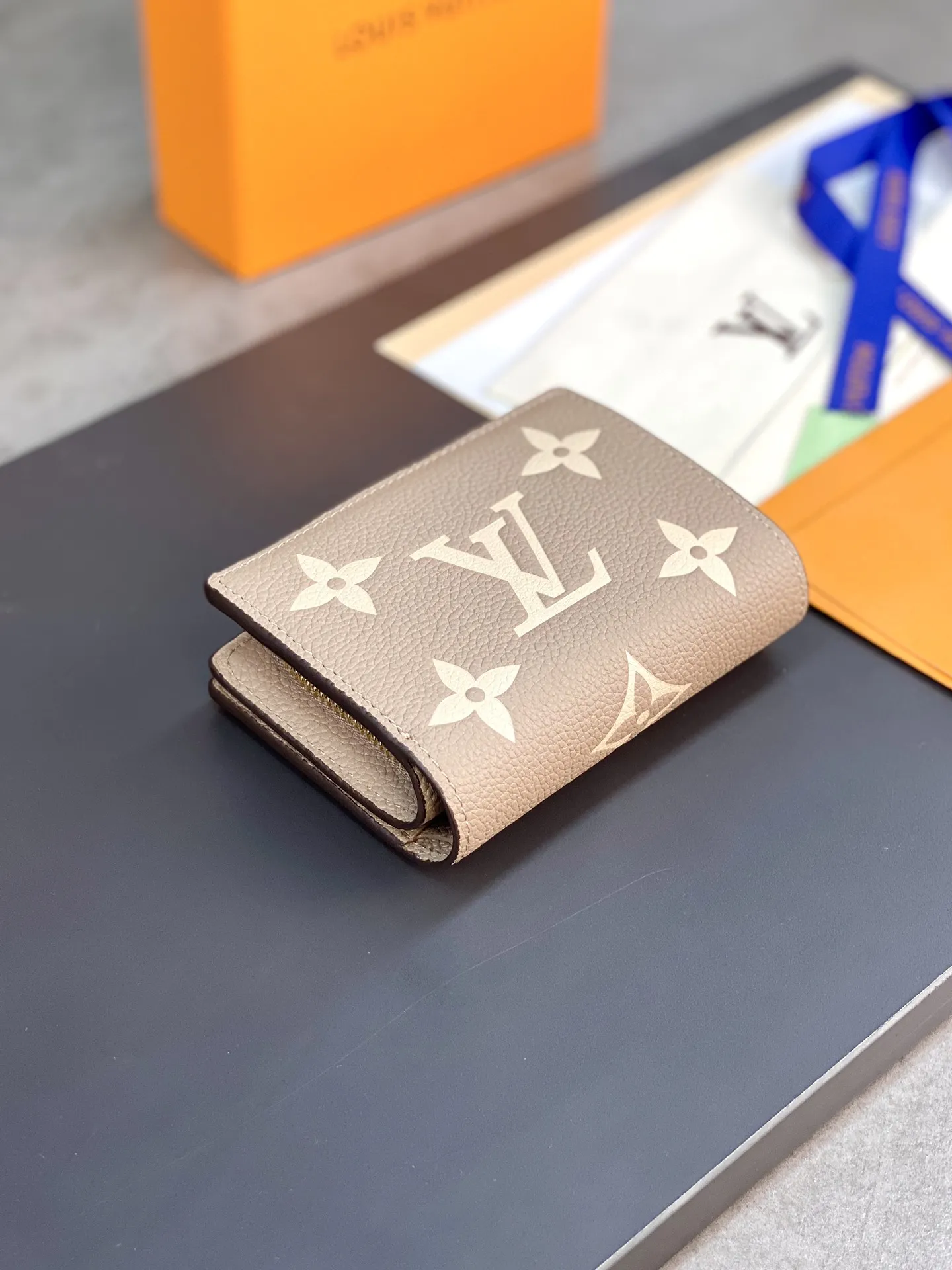 Louis Vuitton Cléa Wallet M82370 - Image 10