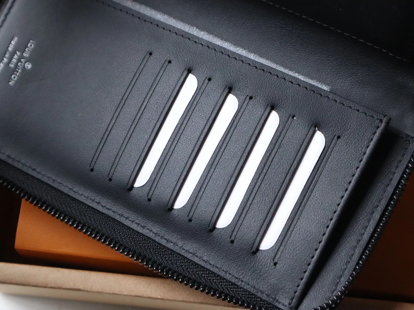 Louis Vuitton Zippy Vertical Wallet M69047 - 图片 10