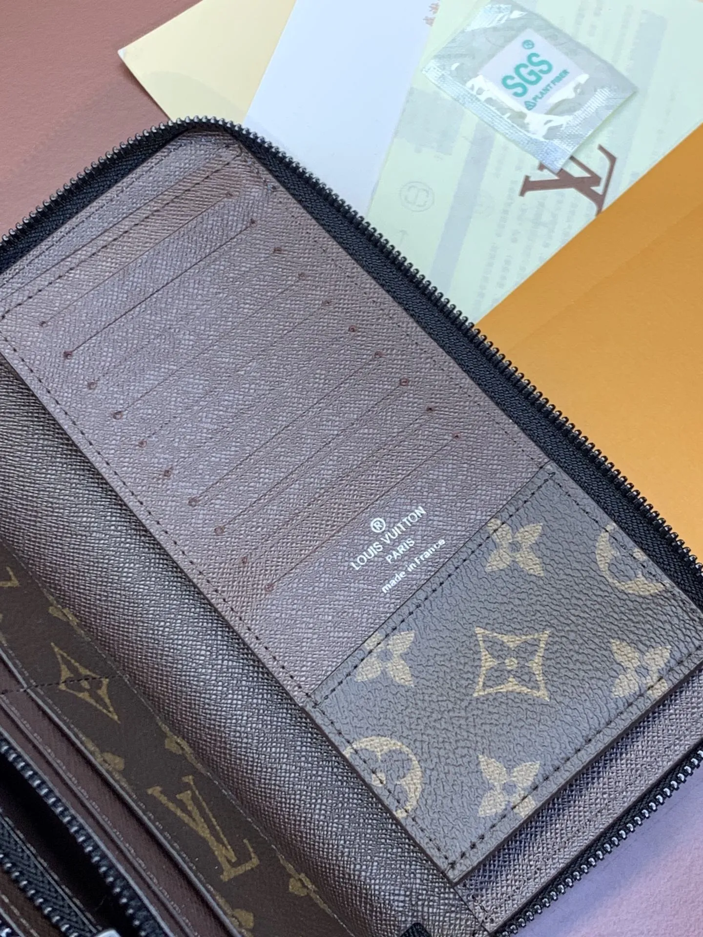 Louis Vuitton Zippy Wallet M82799 - Image 7