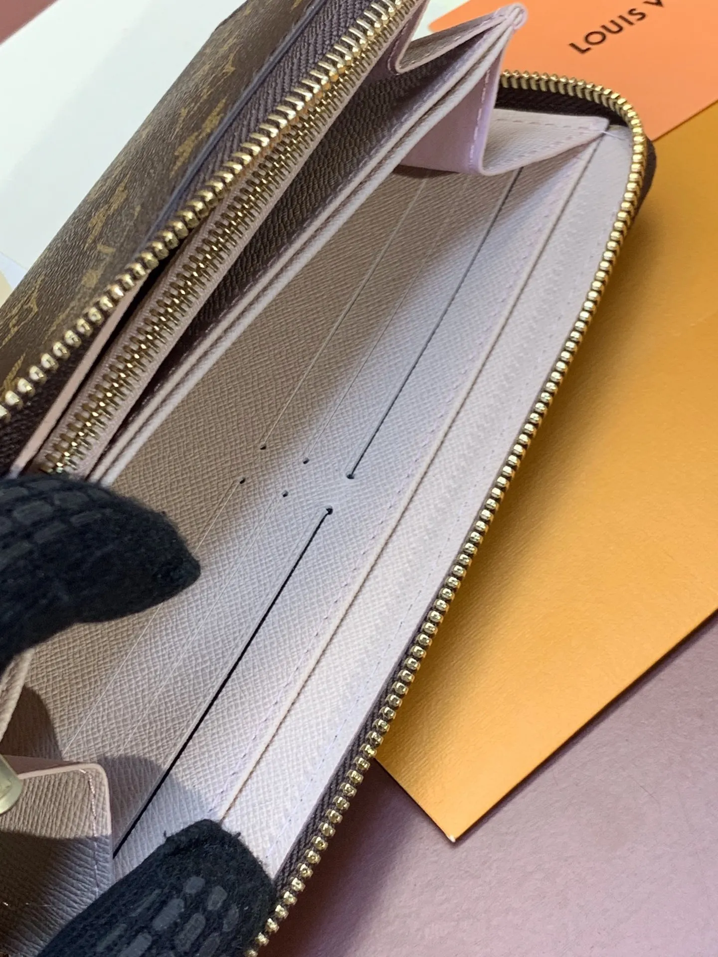 Louis Vuitton Zippy Wallet M69054 - 图片 5