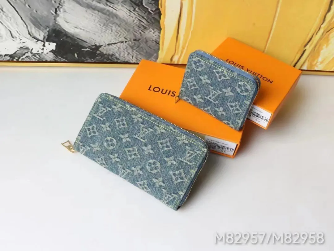 Alternative view of Louis Vuitton Zippy Wallet M82957