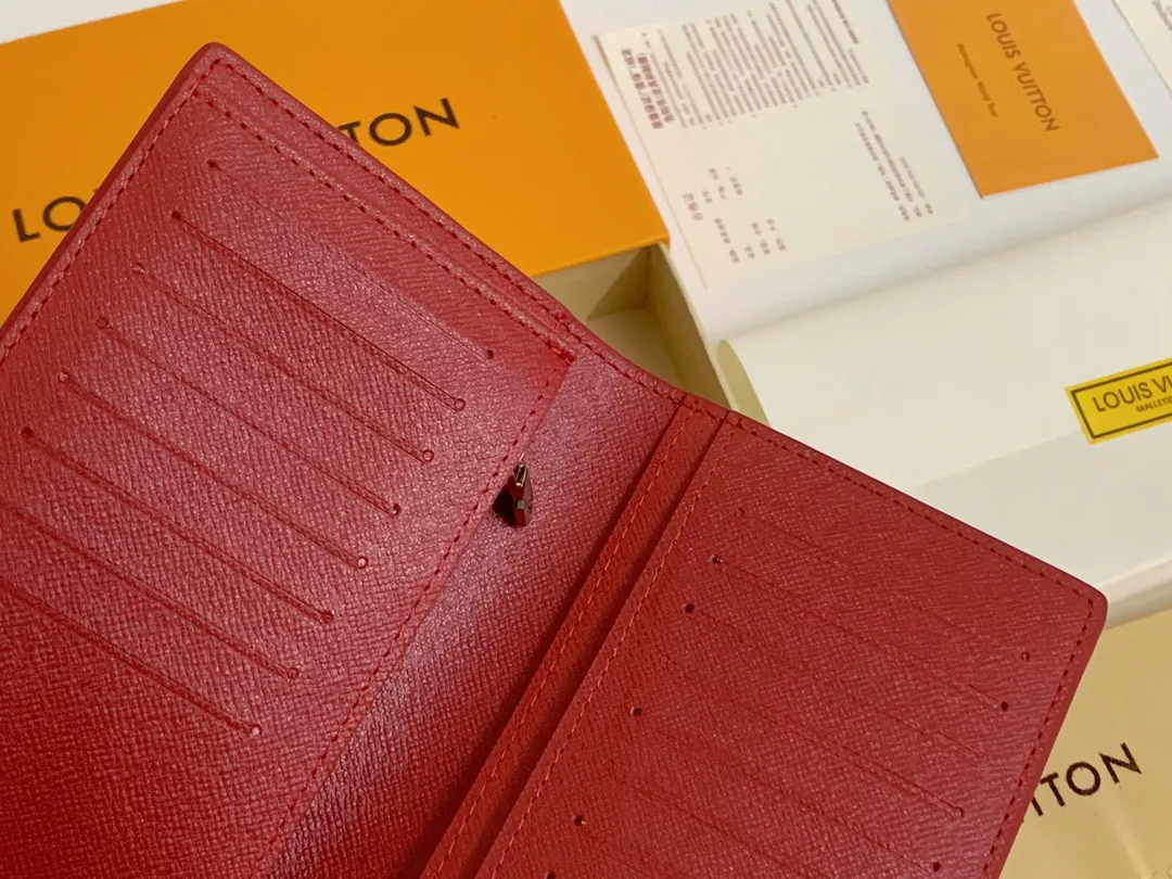 Alternative view of Louis Vuitton x Supreme Zippy Wallet M67540