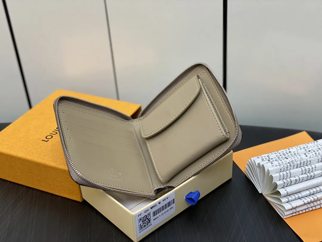 Louis Vuitton Zippy Wallet M81558 - Image 9