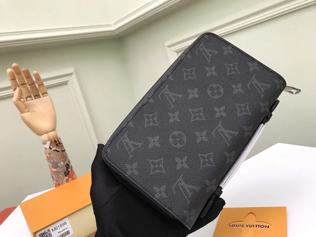 Alternative view of Louis Vuitton Zippy XL Wallet M61698