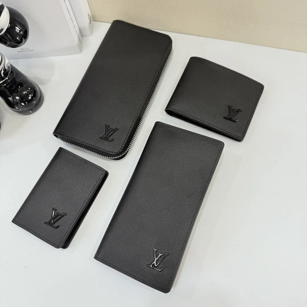 Alternative view of Louis Vuitton Pocket Organizer M69979