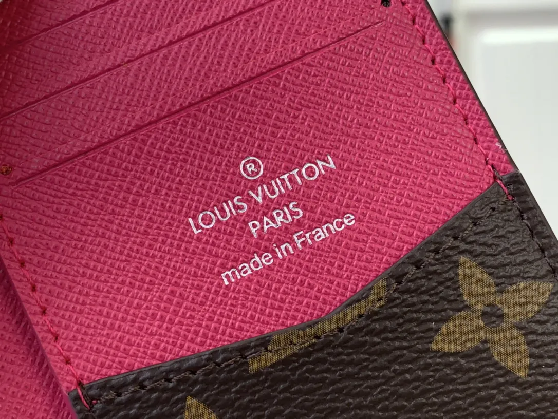 Alternative view of Louis Vuitton Pocket Organizer M12831