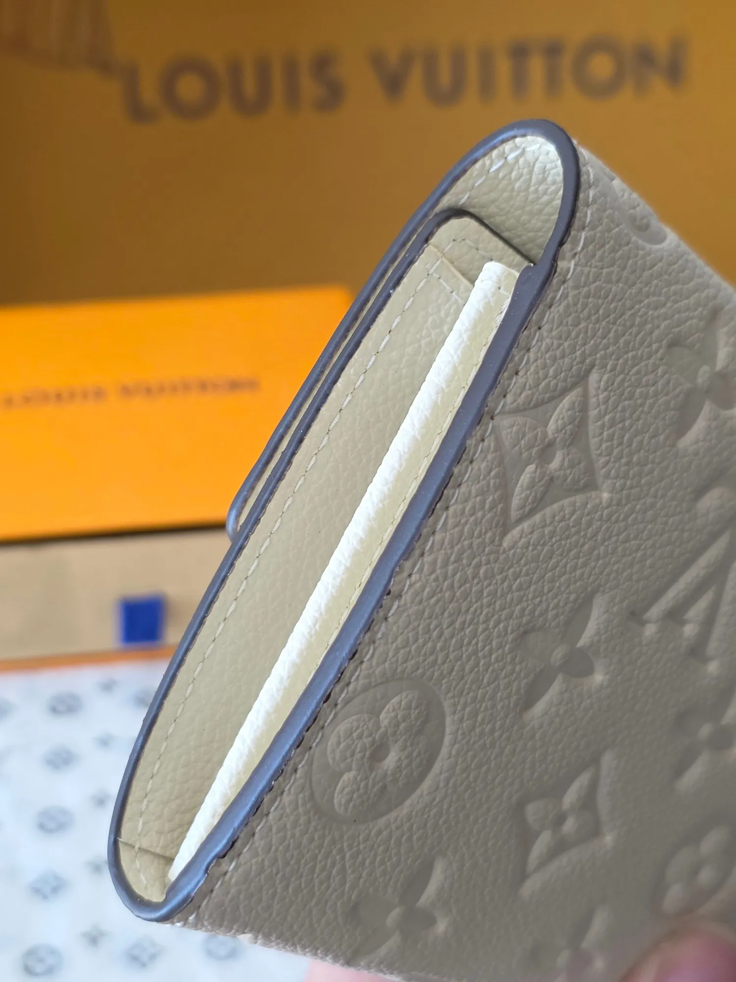 Louis Vuitton Sarah Wallet M83276 - Image 7