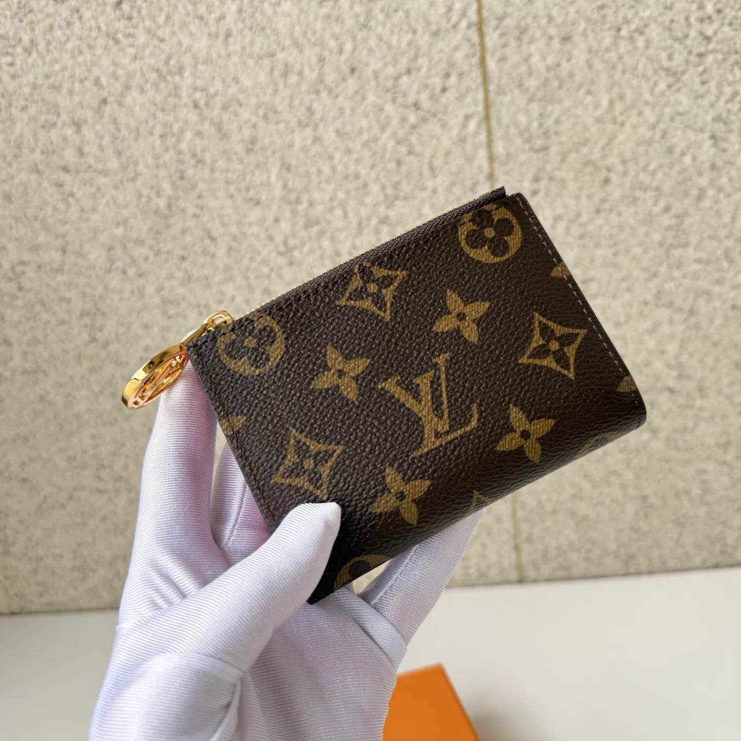 Louis Vuitton Lisa Wallet M82383 - Image 4