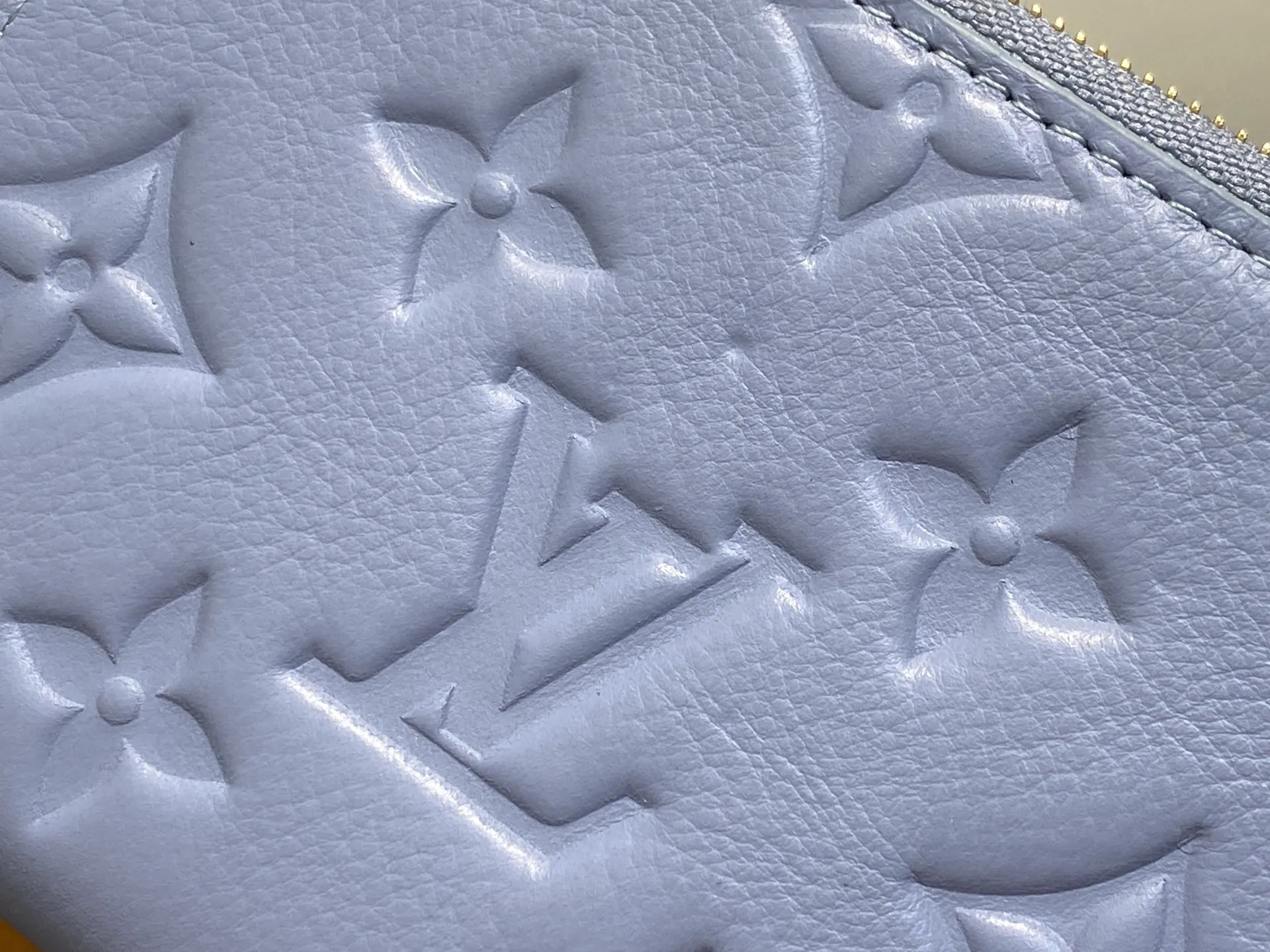 Louis Vuitton Lisa Wallet M14654 - Image 8