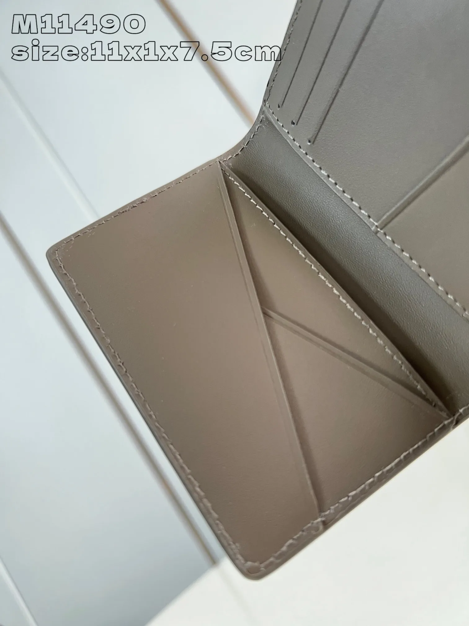Alternative view of Louis Vuitton Pocket Organizer M11490
