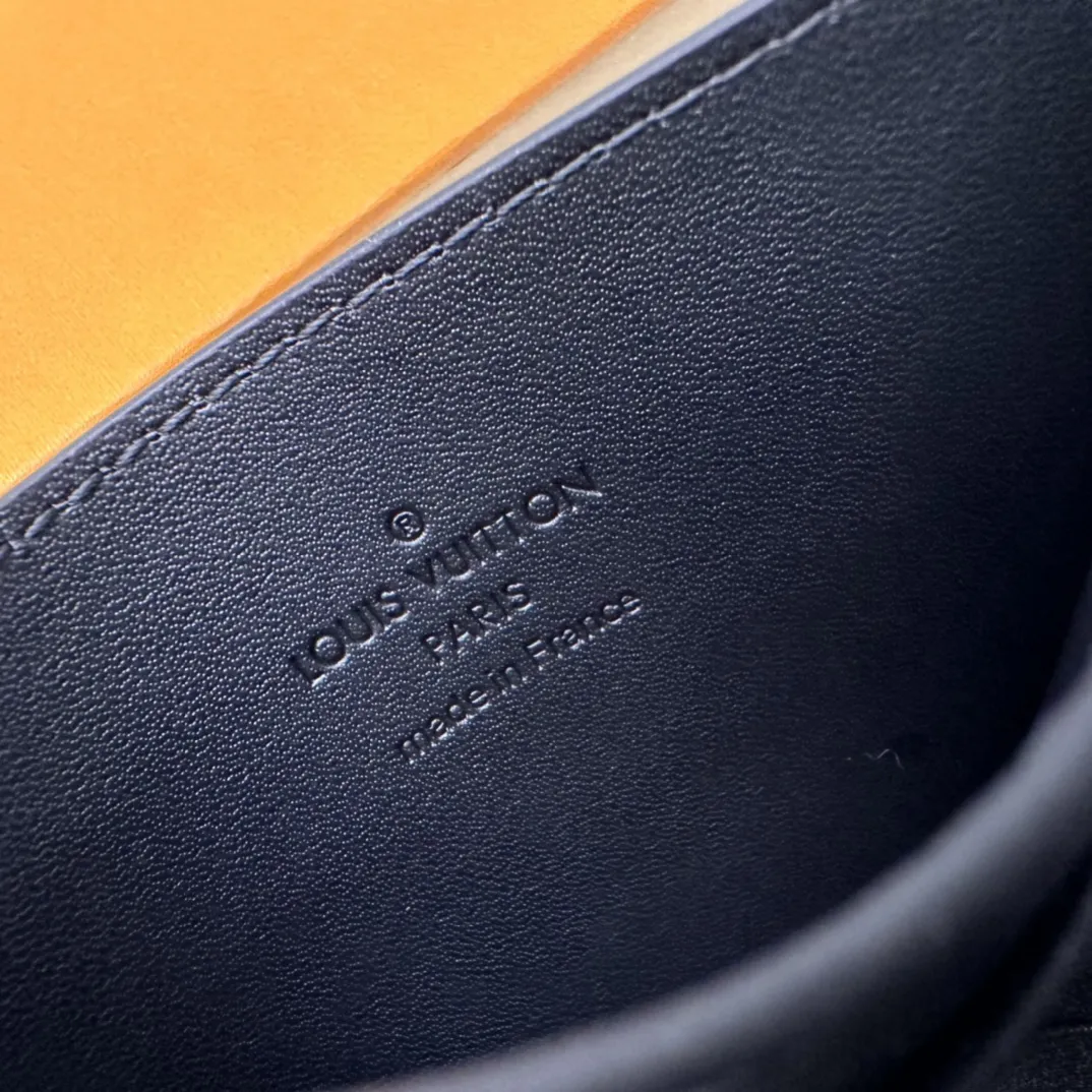 Louis Vuitton Double Card Holder M81415 - Image 8