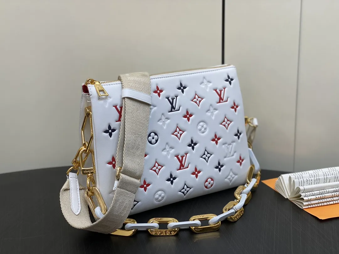 Alternative view of Louis Vuitton Coussin PM M23466