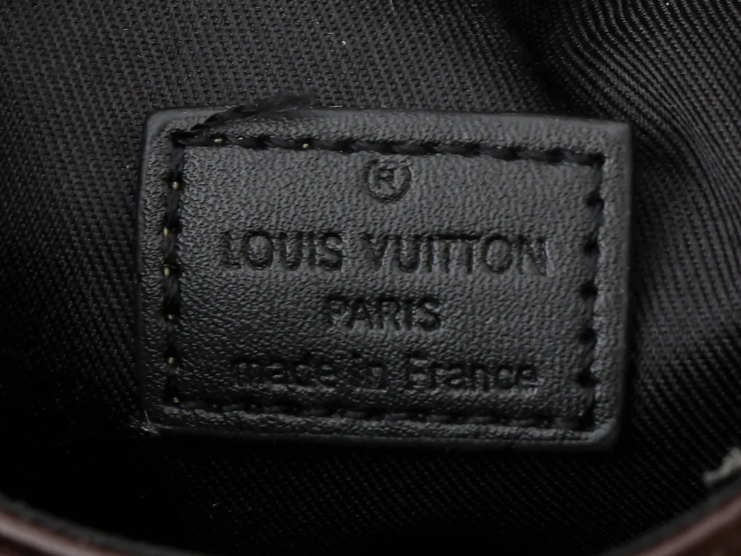 Louis Vuitton S-Lock Vertical M82535 - Image 10