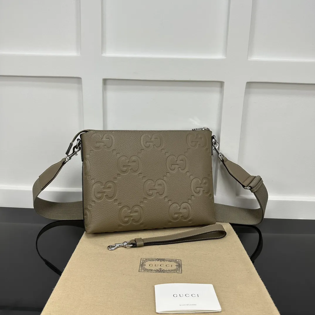 Alternative view of Gucci GG jumbo medium crossbody bag ?696009