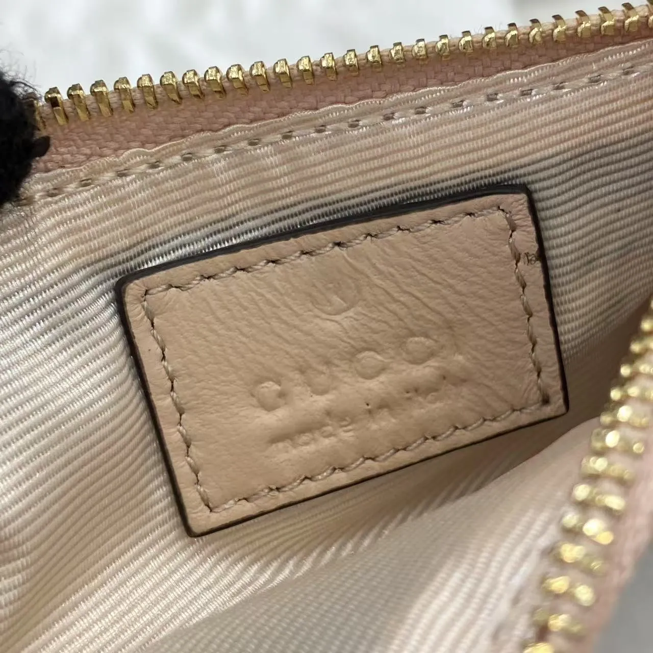 Gucci GG Marmont zip key pouch 837747 - Image 10