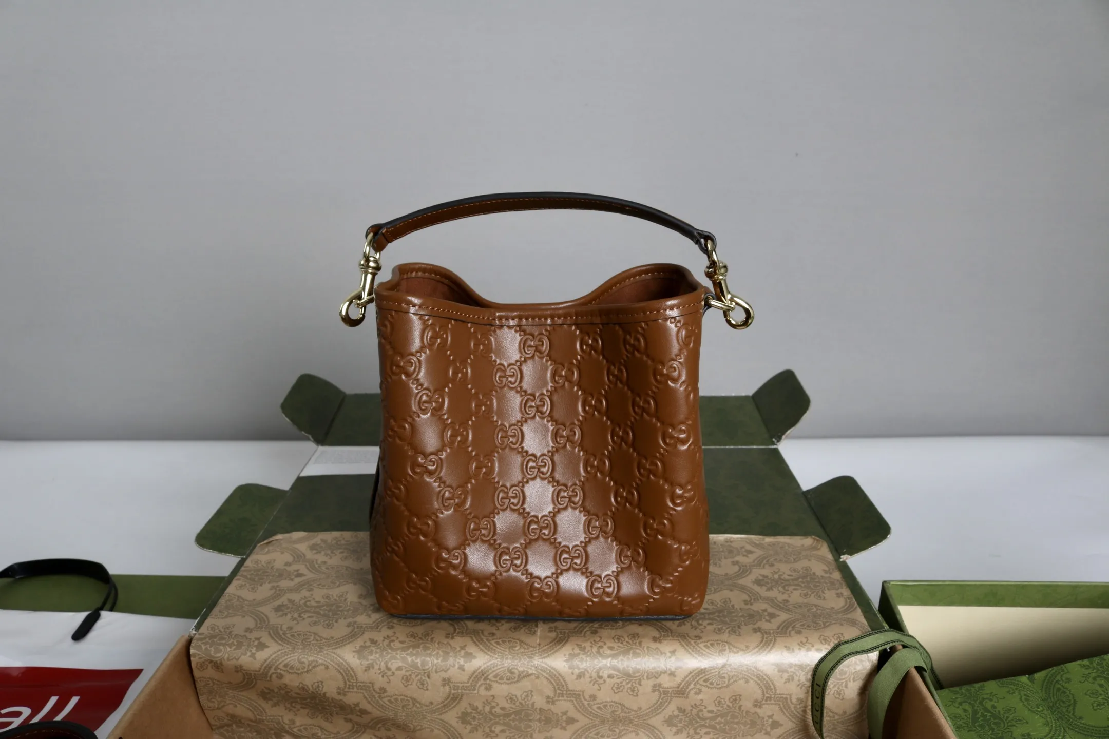 Gucci GG Emblem small bucket bag 815118 - 图片 2