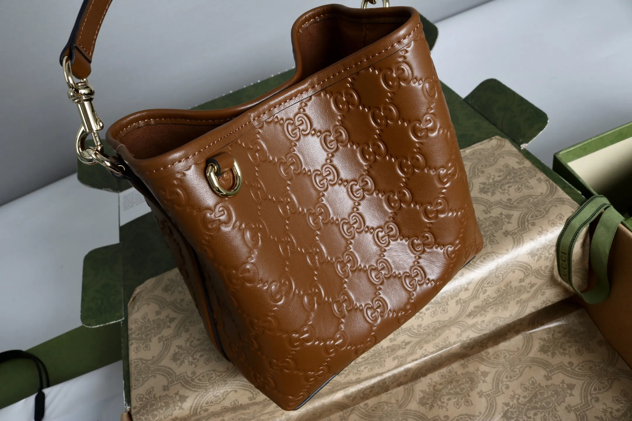Gucci GG Emblem small bucket bag 815118 - 图片 6