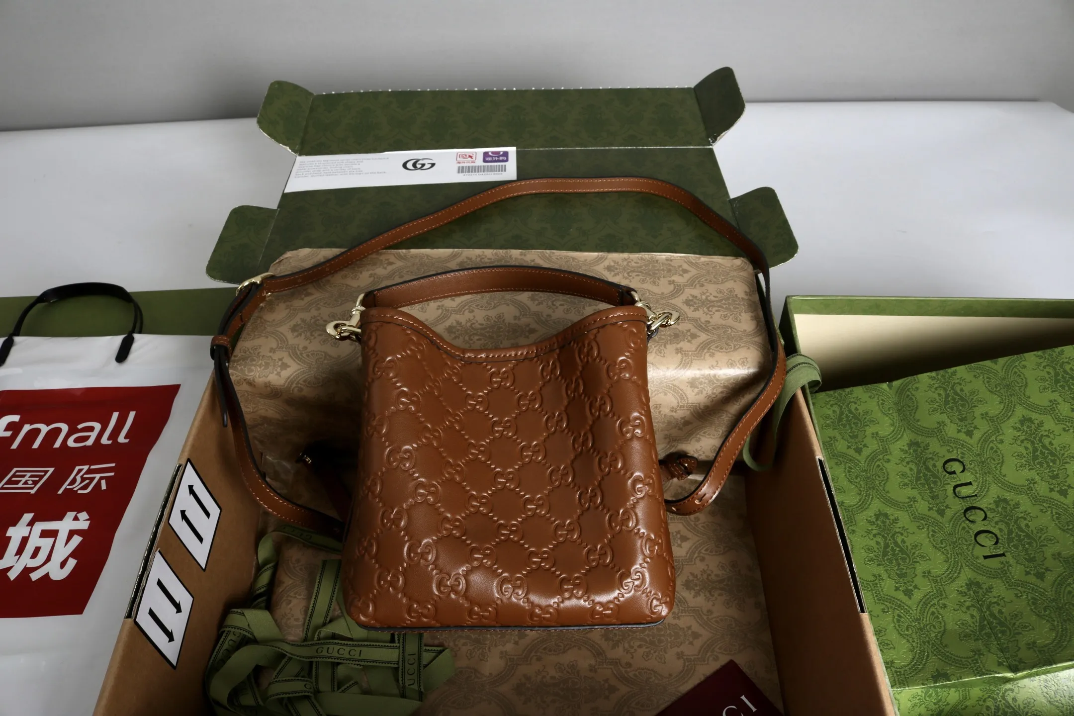 Gucci GG Emblem small bucket bag 815118 - 图片 12