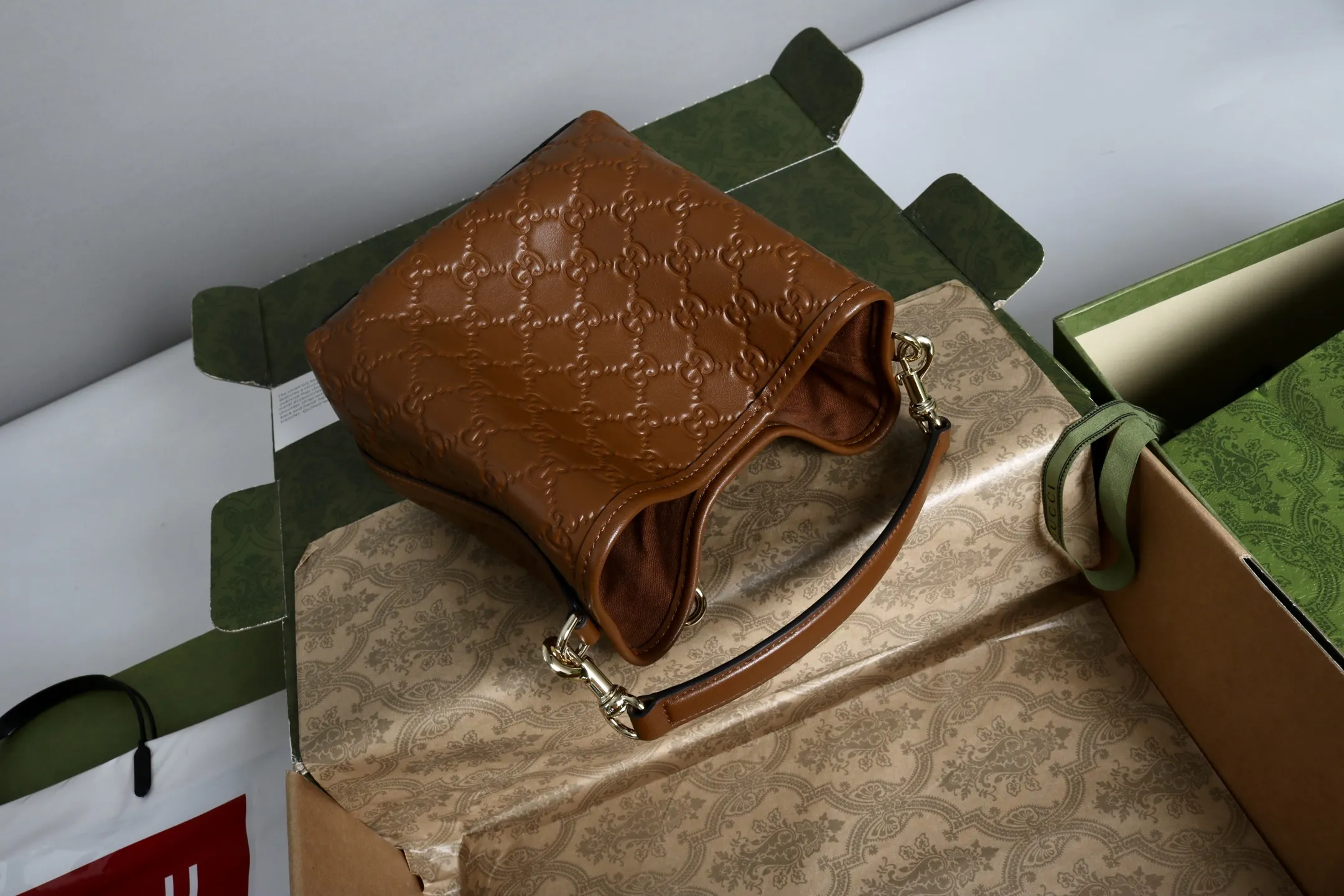 Gucci GG Emblem small bucket bag 815118 - 图片 13
