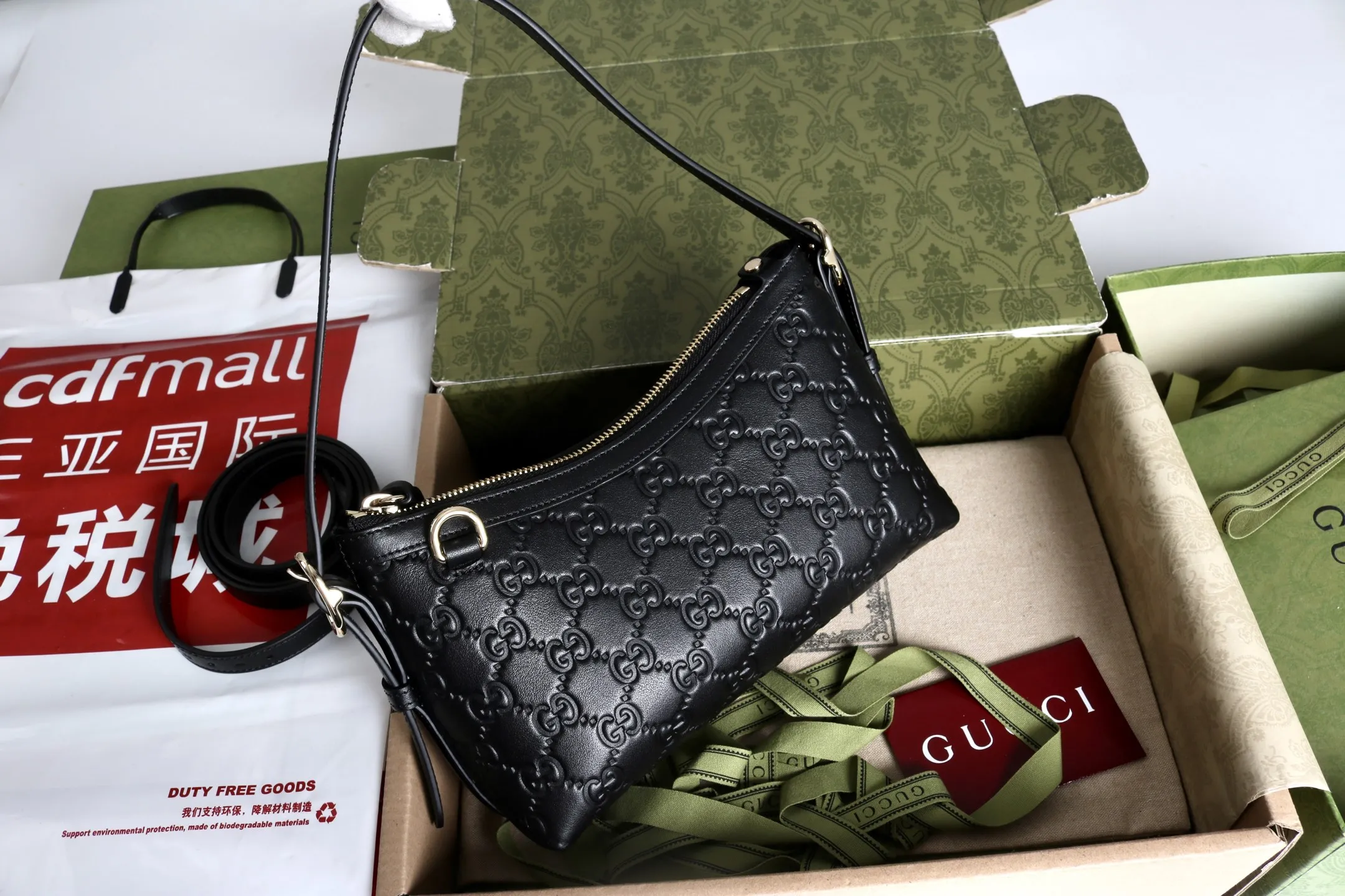 Gucci GG Emblem small shoulder bag 847450 - Image 12
