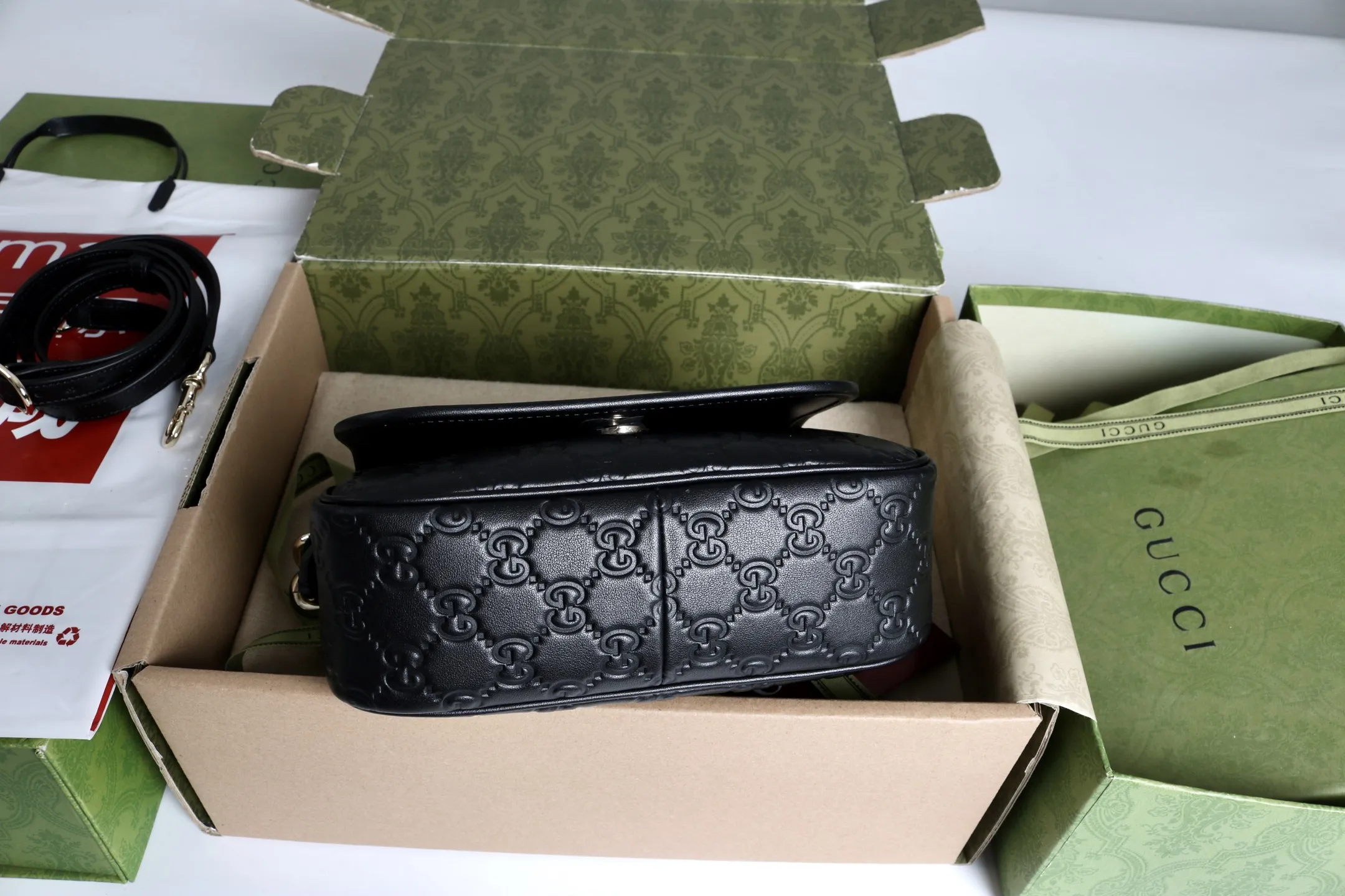 Gucci GG Emblem small shoulder bag 847448 - 图片 9
