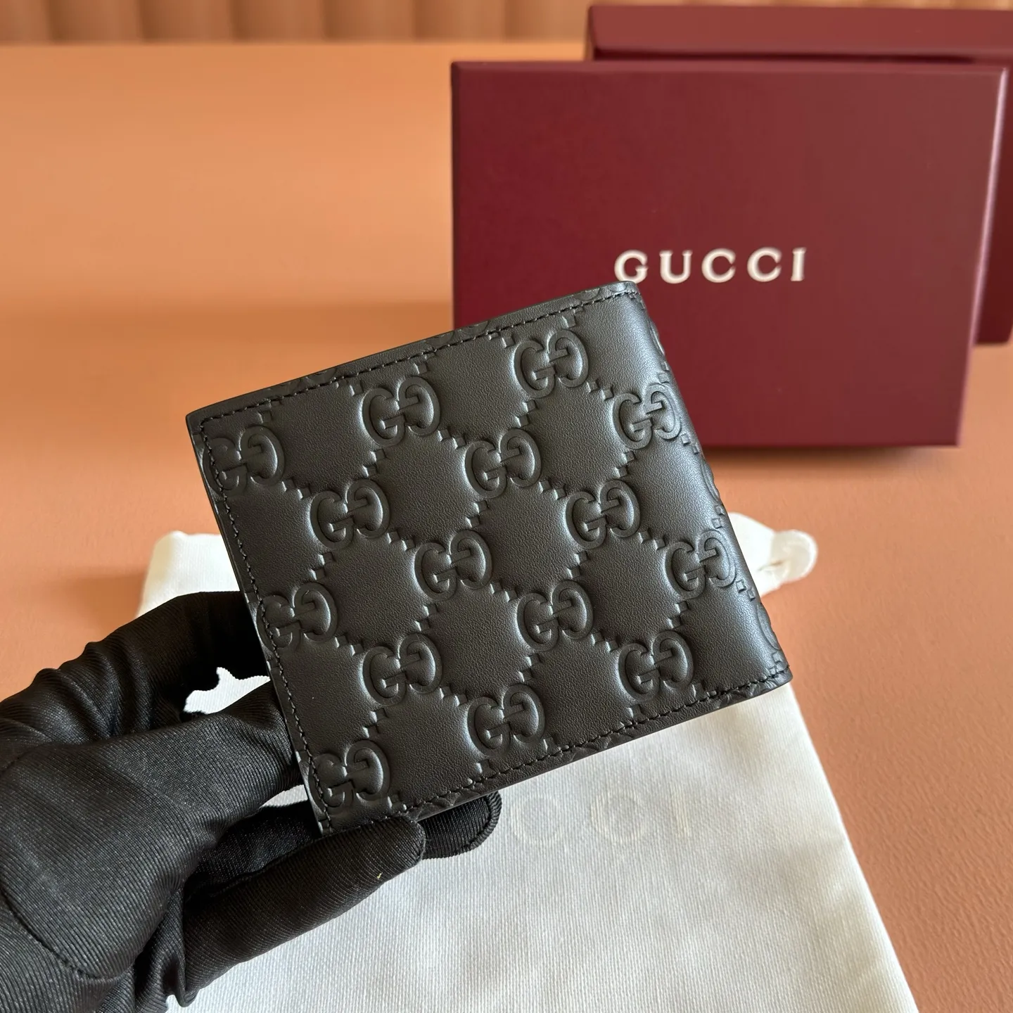 Gucci GG Emblem bi-fold wallet 850175 - Image 3