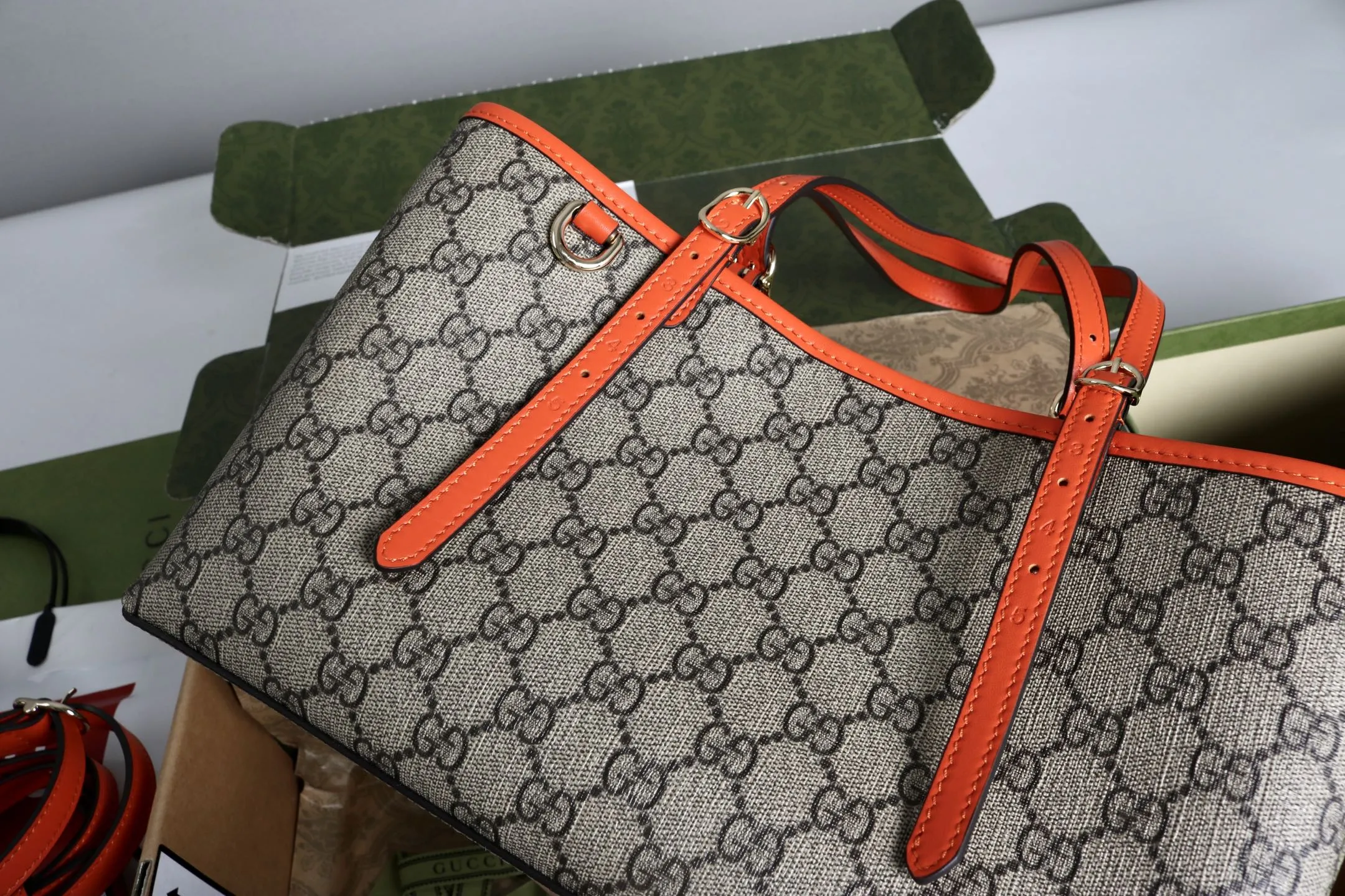 Gucci GG Emblem medium tote bag ?815214 - 图片 7