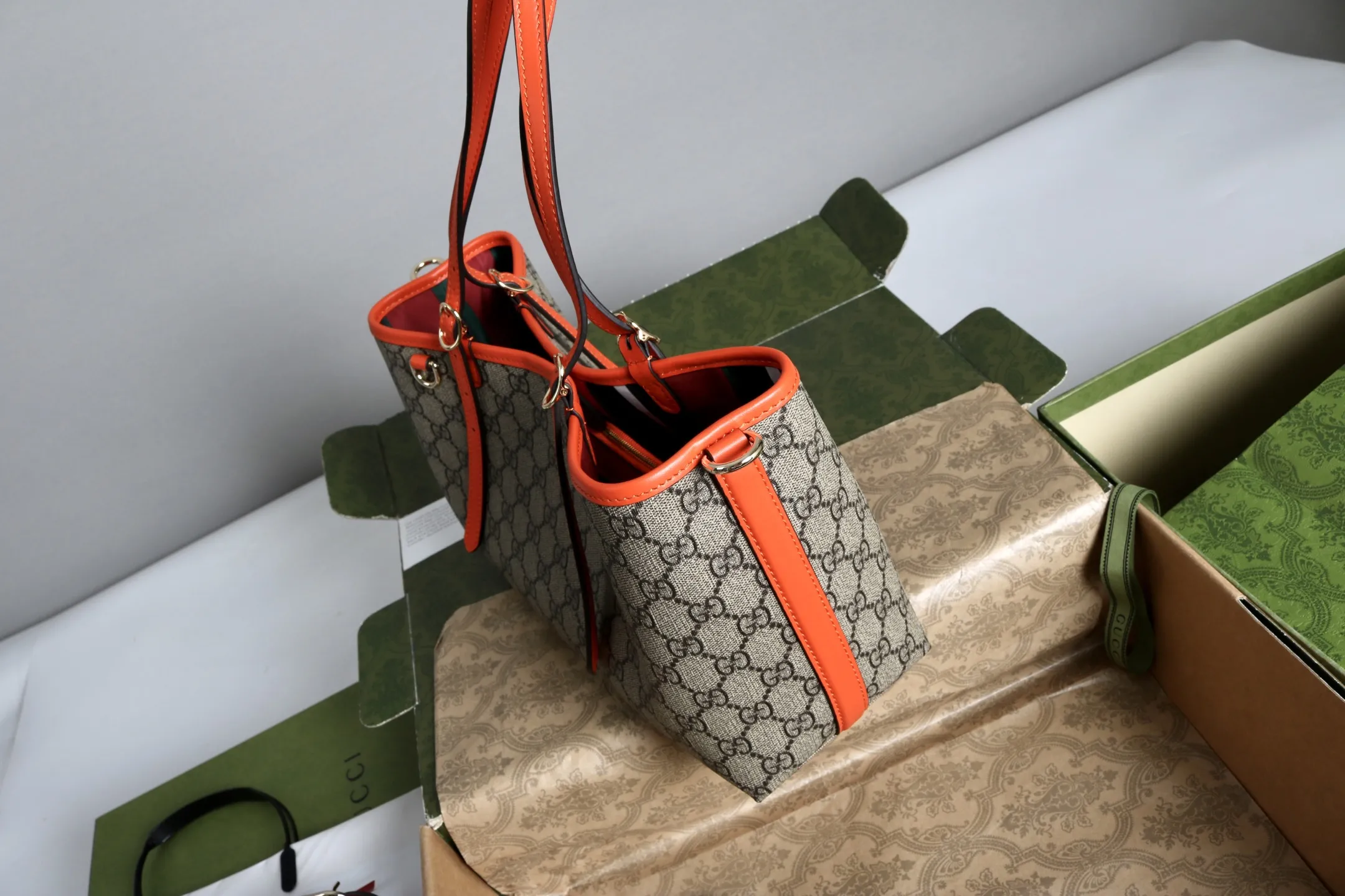 Gucci GG Emblem medium tote bag ?815214 - 图片 10