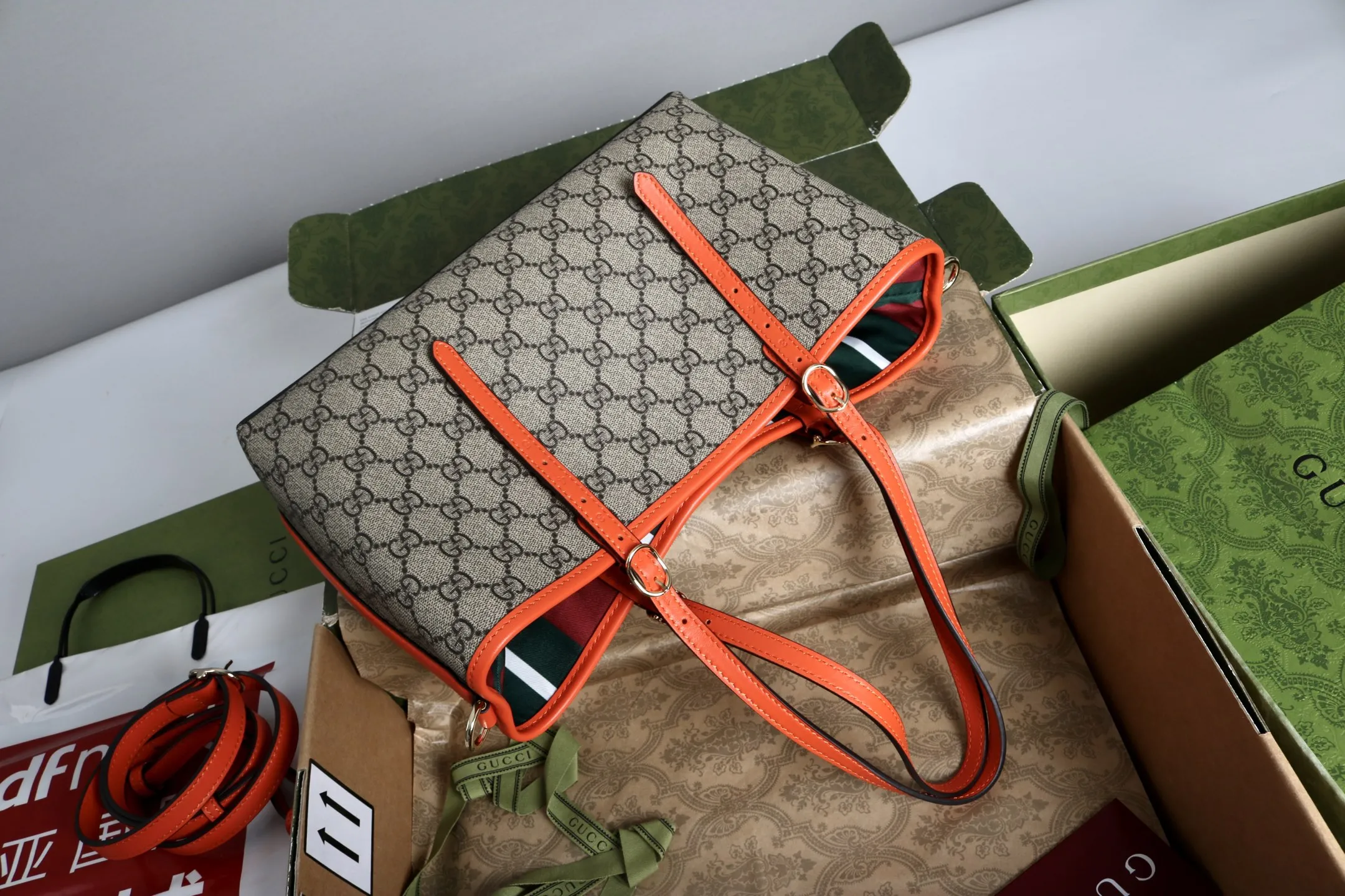 Gucci GG Emblem medium tote bag ?815214 - 图片 12