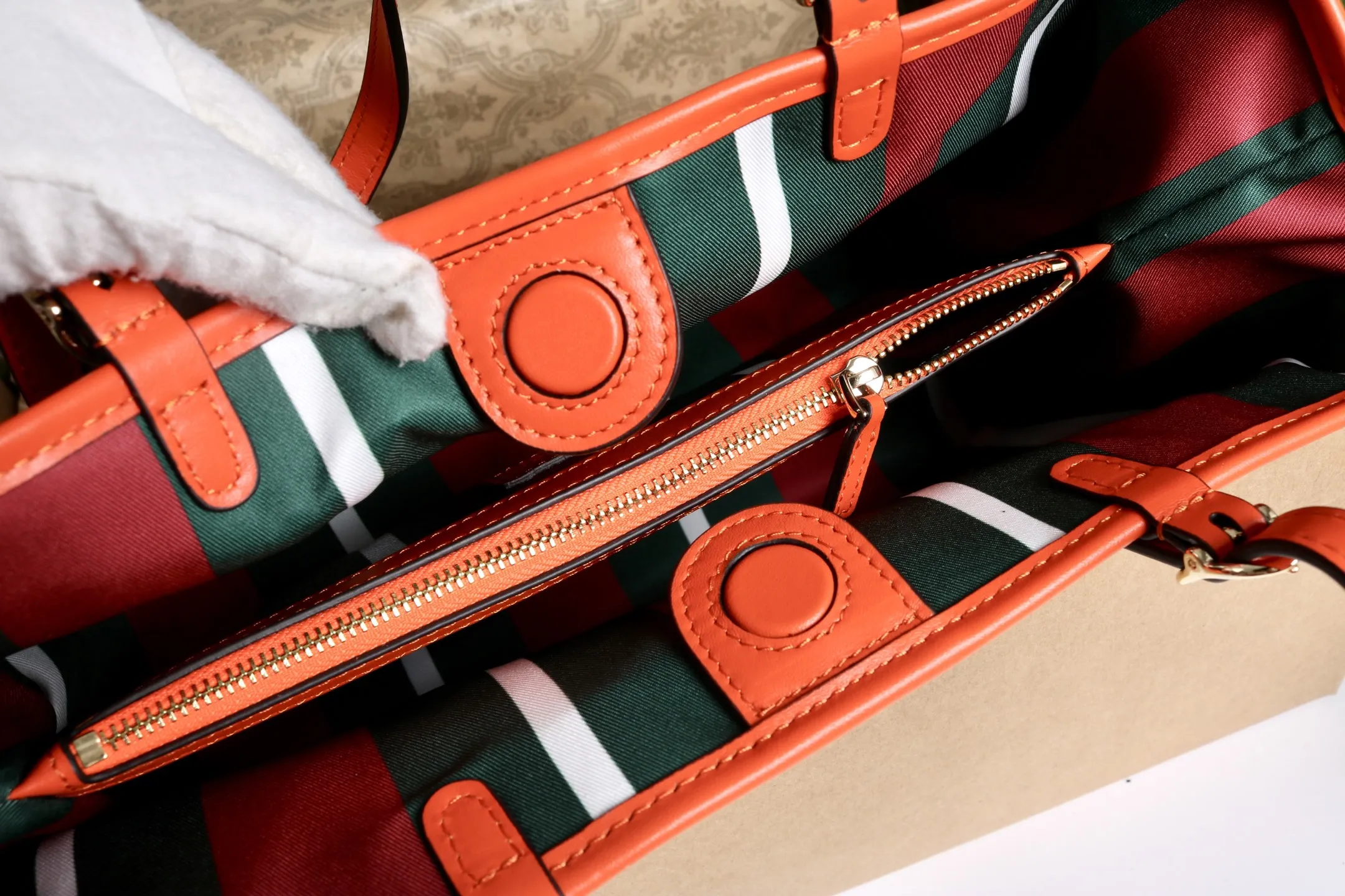 Gucci GG Emblem medium tote bag ?815214 - 图片 16