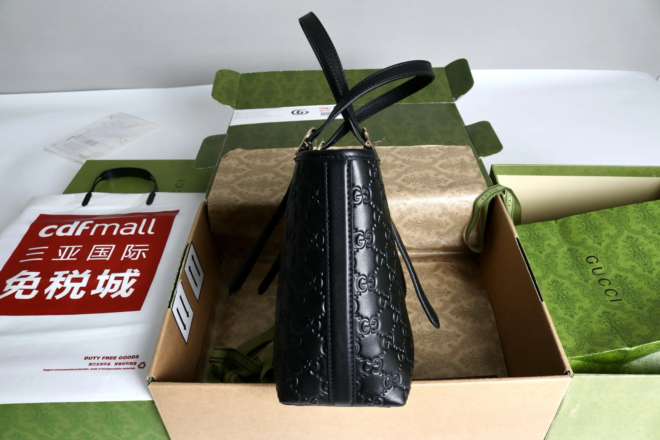 Gucci GG Emblem medium tote bag 847456 - 图片 4