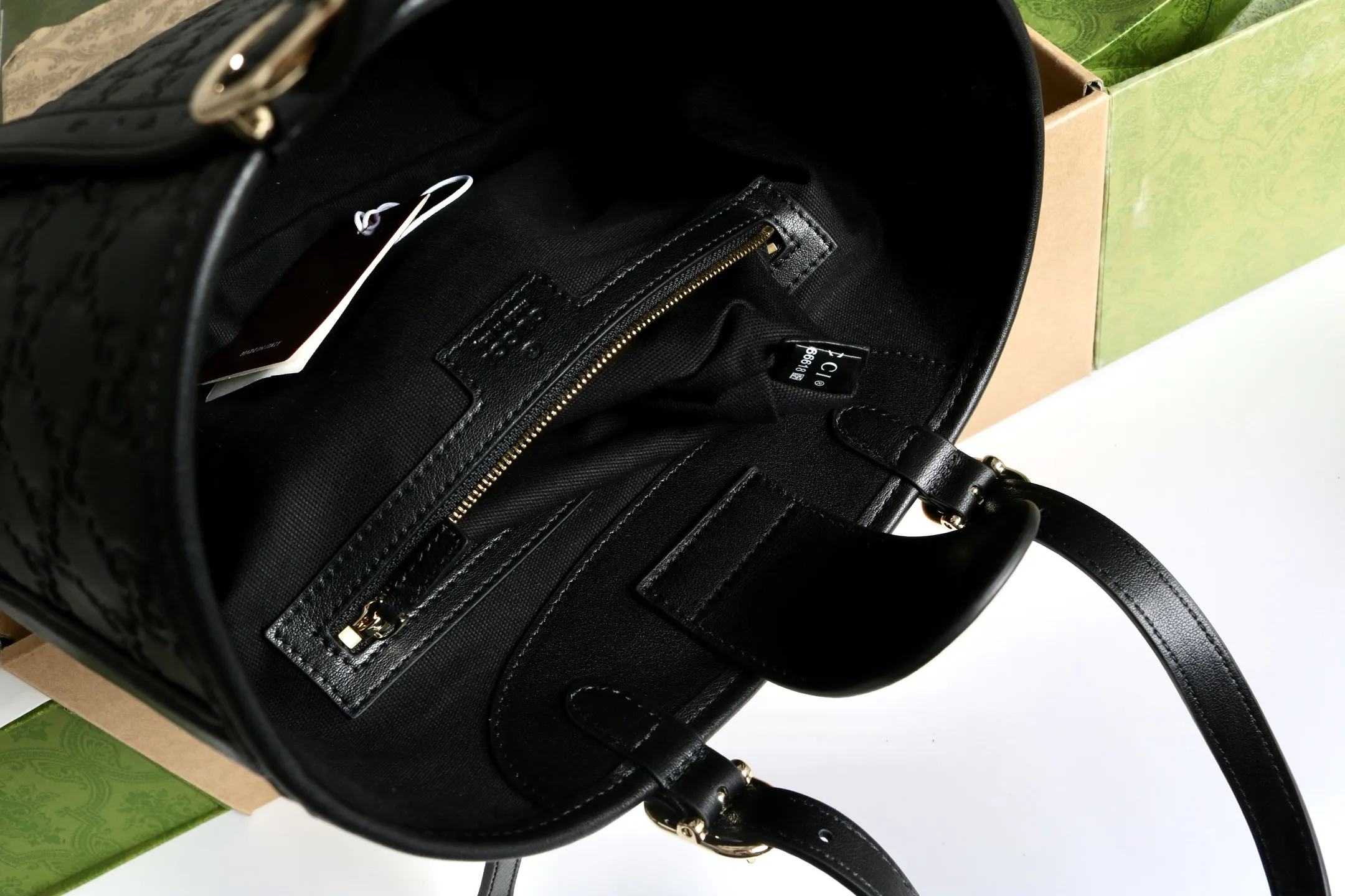 Gucci GG Emblem medium tote bag 847456 - 图片 12